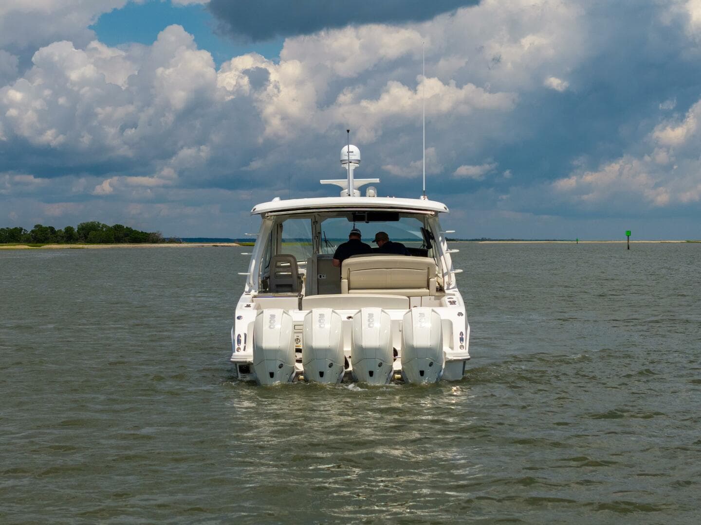 2022 Boston Whaler — photo 7