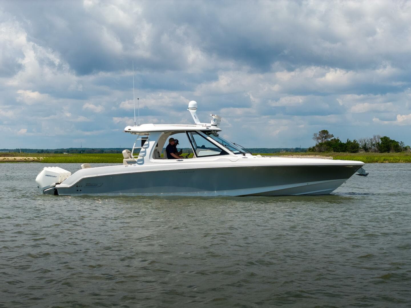 2022 Boston Whaler — photo 5