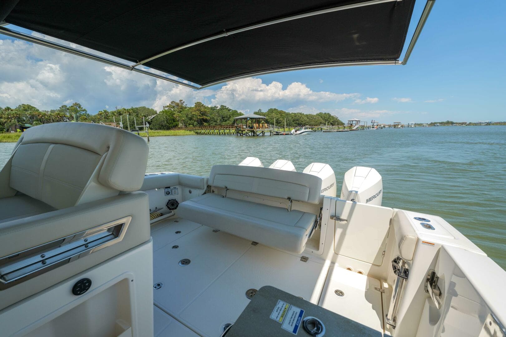 2022 Boston Whaler — photo 15