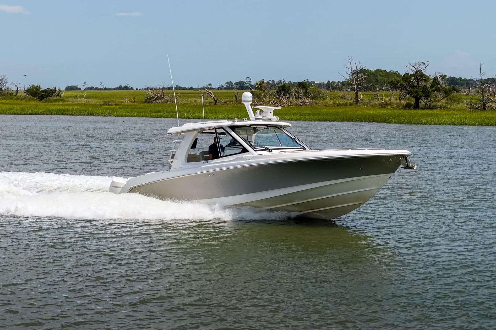 2022 Boston Whaler — photo 42