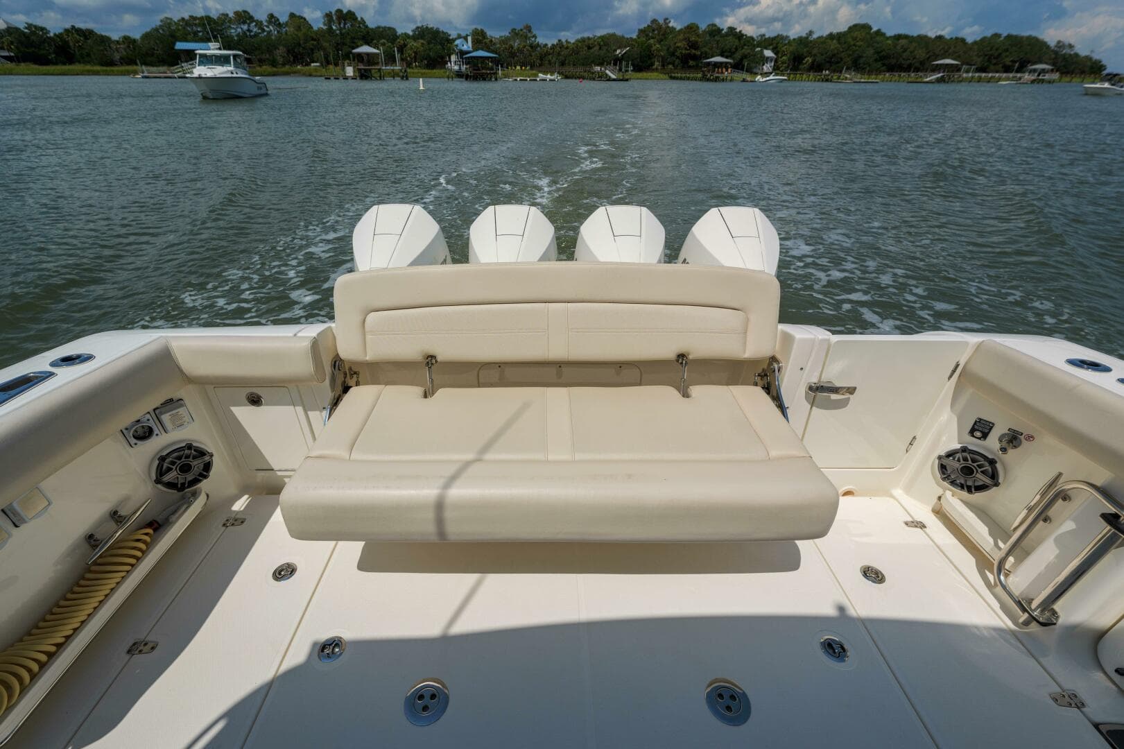 2022 Boston Whaler — photo 16