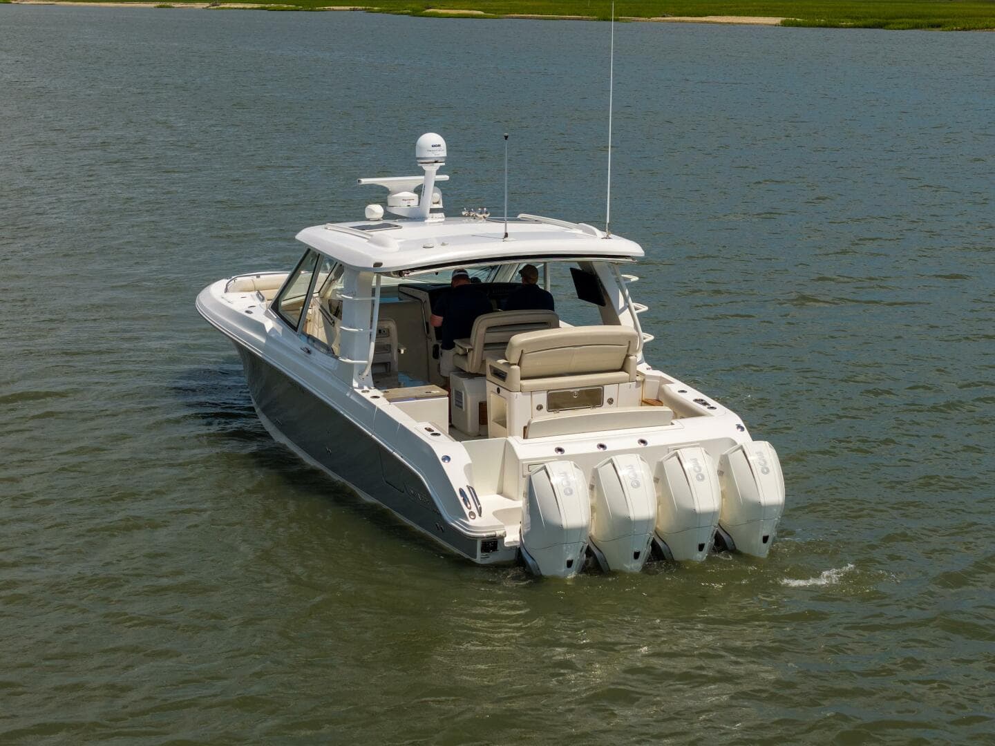 2022 Boston Whaler — photo 8