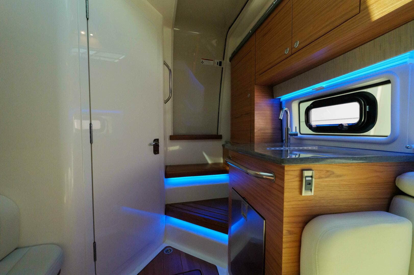 2022 Boston Whaler — photo 36