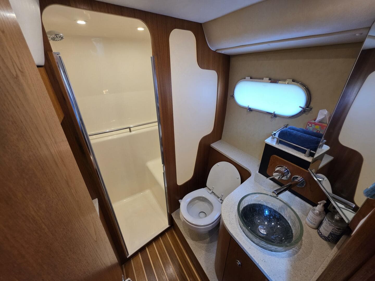 2007 Tiara Yachts 3900 Sovran — photo 14