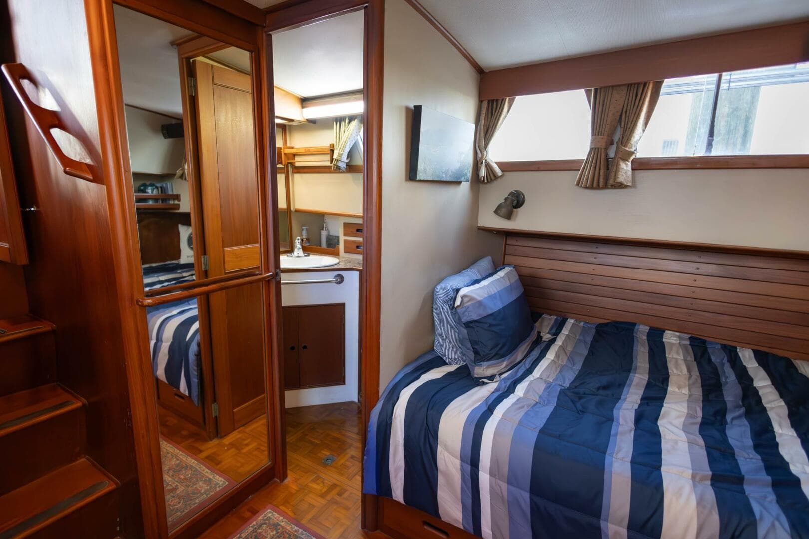 1985 Grand Banks Classic — photo 13