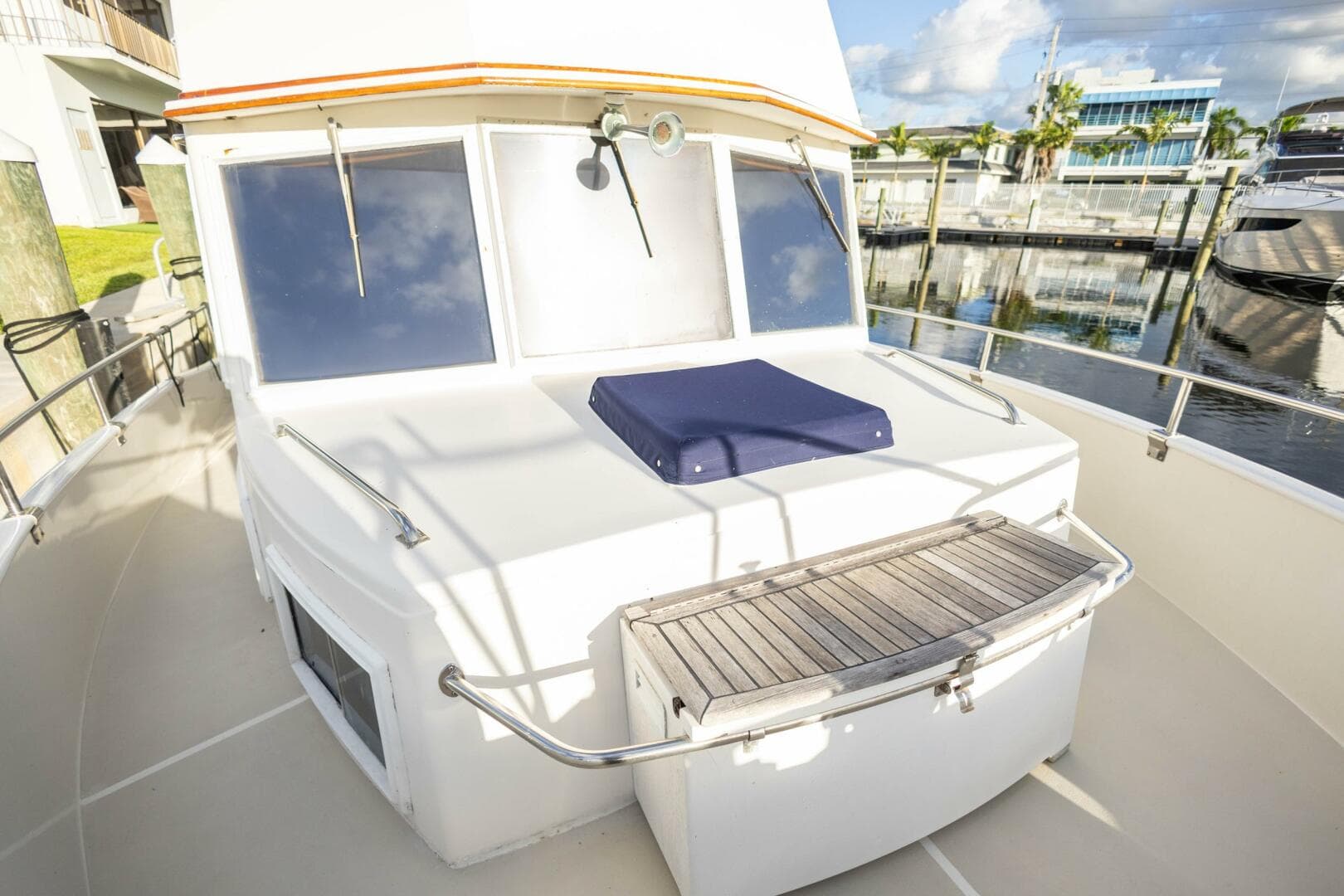 1985 Grand Banks Classic — photo 24