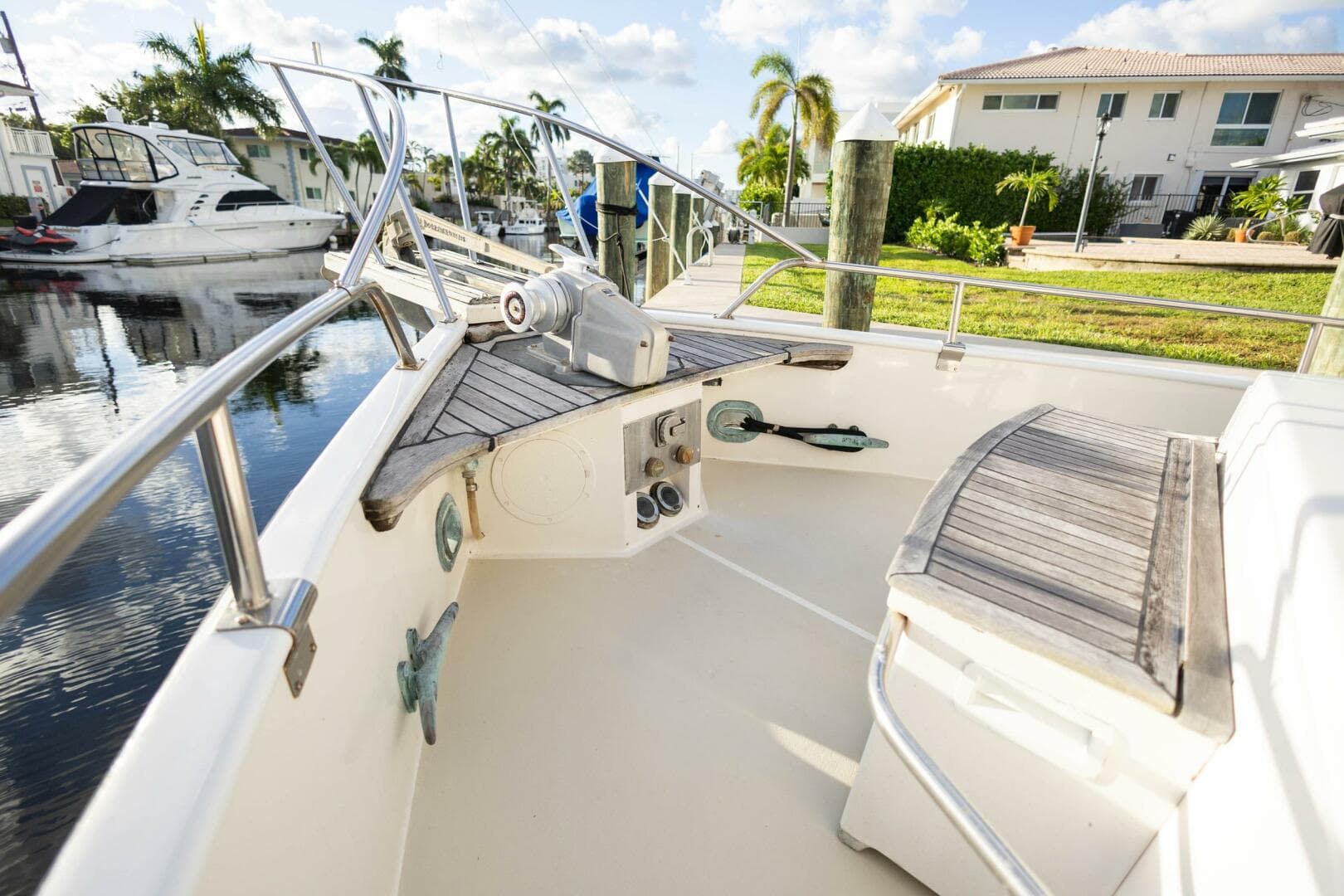 1985 Grand Banks Classic — photo 25