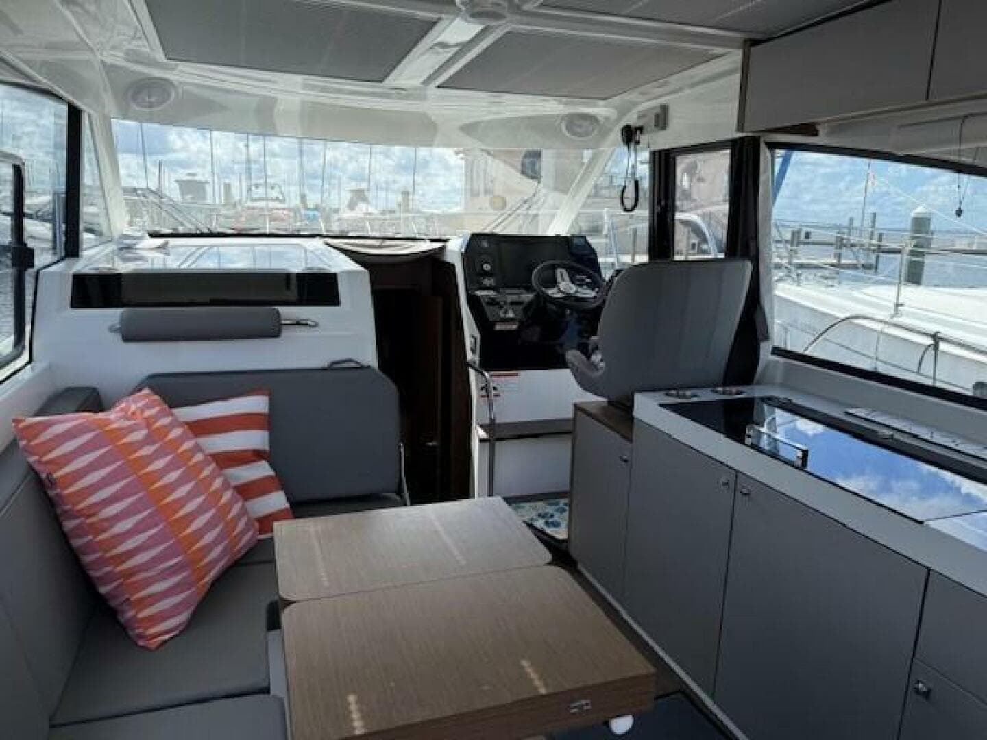 2024 Beneteau Antares 11 — photo 13