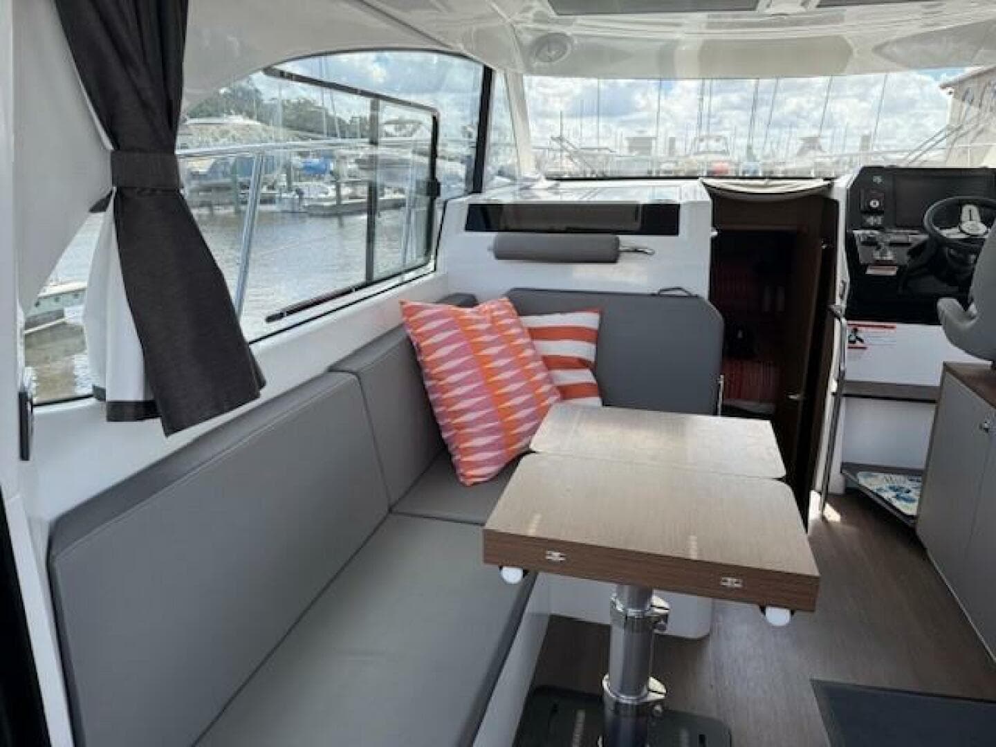 2024 Beneteau Antares 11 — photo 3