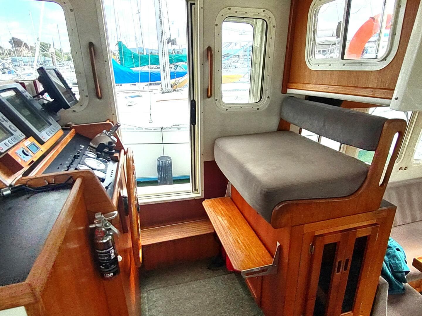 2004 Nordic Tugs 32 — photo 18