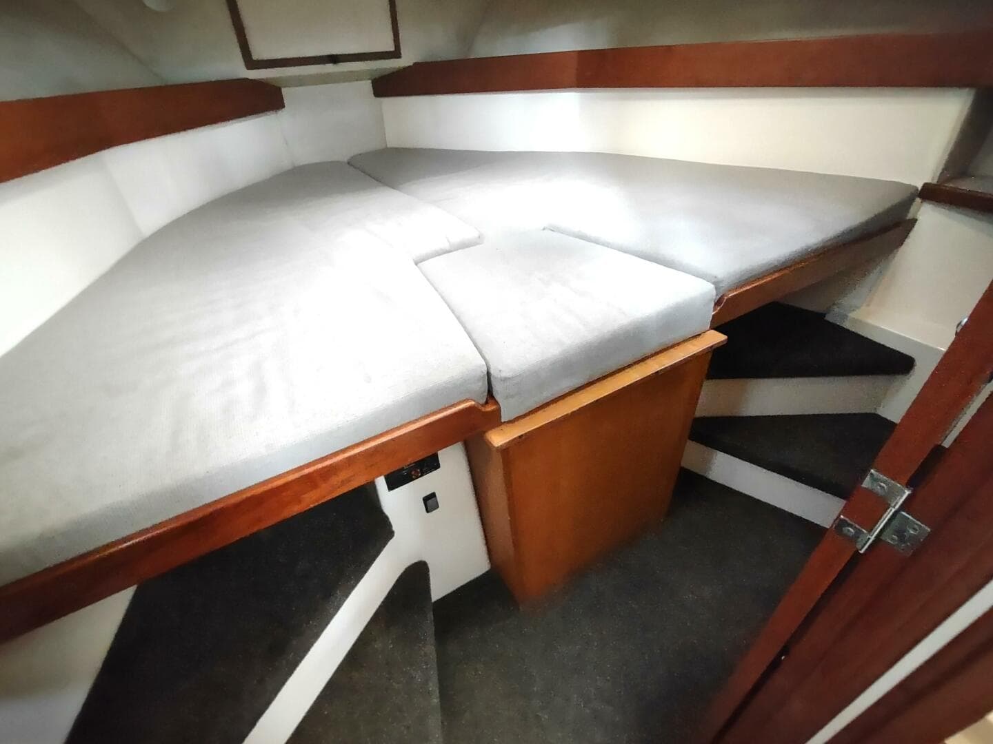 2004 Nordic Tugs 32 — photo 26