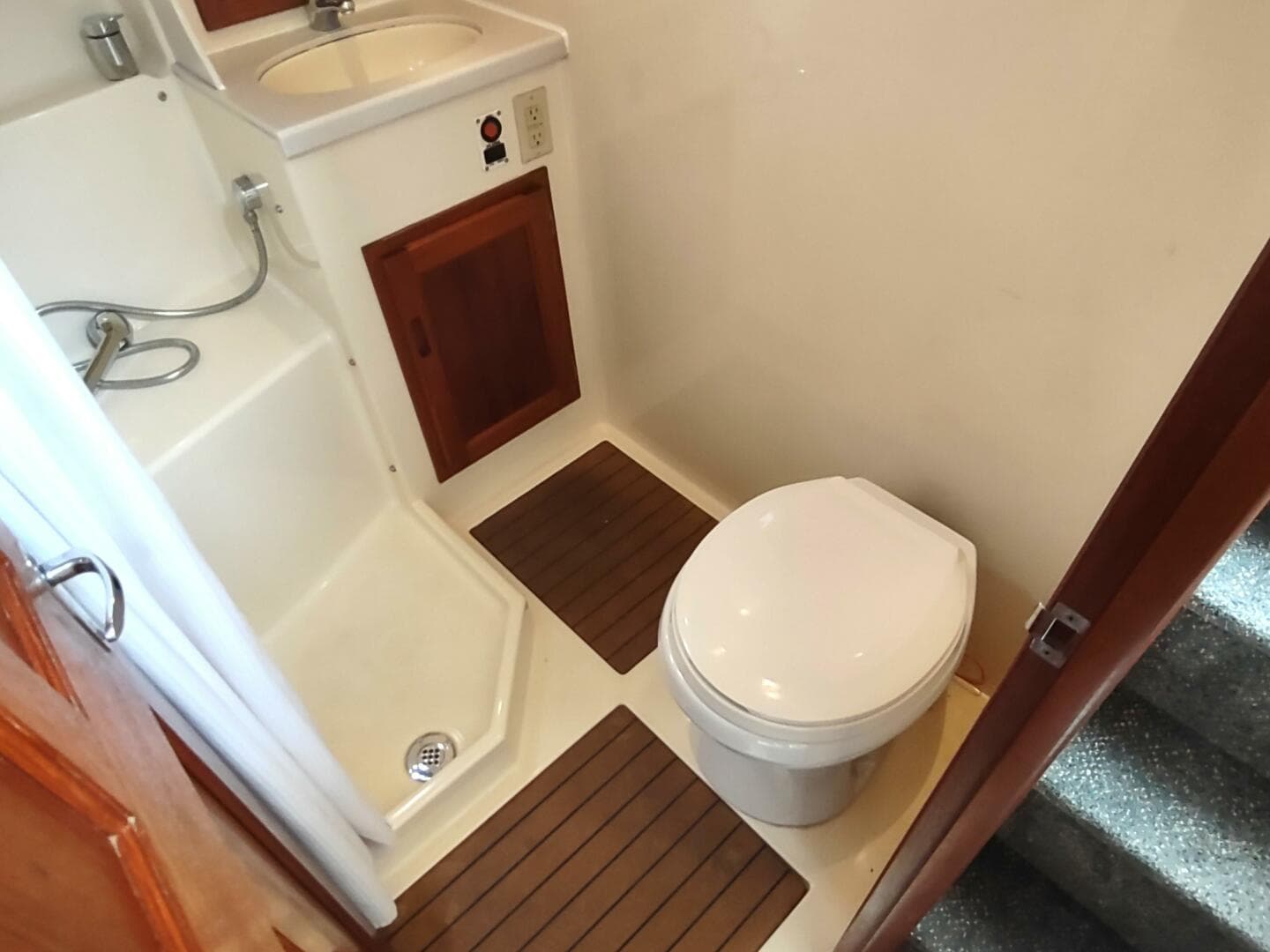 2004 Nordic Tugs 32 — photo 28