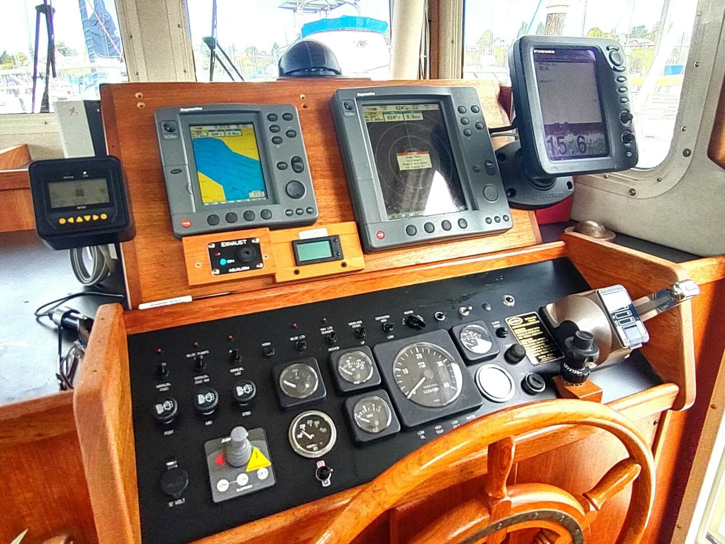 2004 Nordic Tugs 32 — photo 19