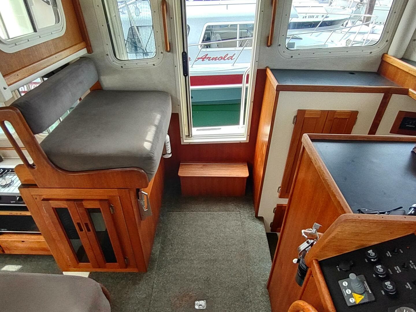 2004 Nordic Tugs 32 — photo 16