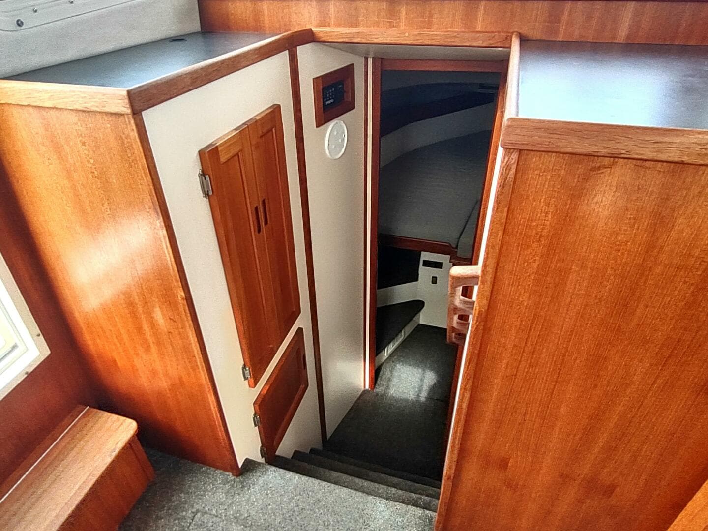 2004 Nordic Tugs 32 — photo 31