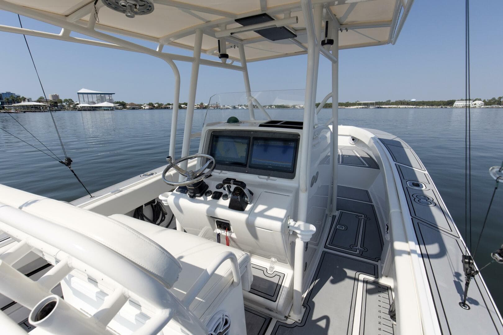 2004 Jupiter 31 FS — photo 6