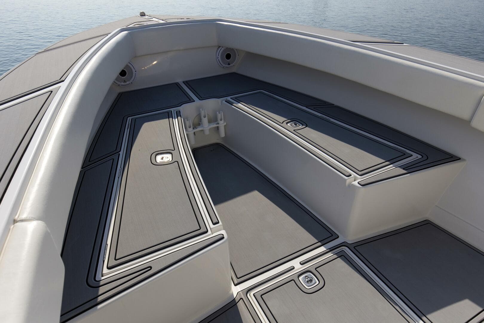 2004 Jupiter 31 FS — photo 10