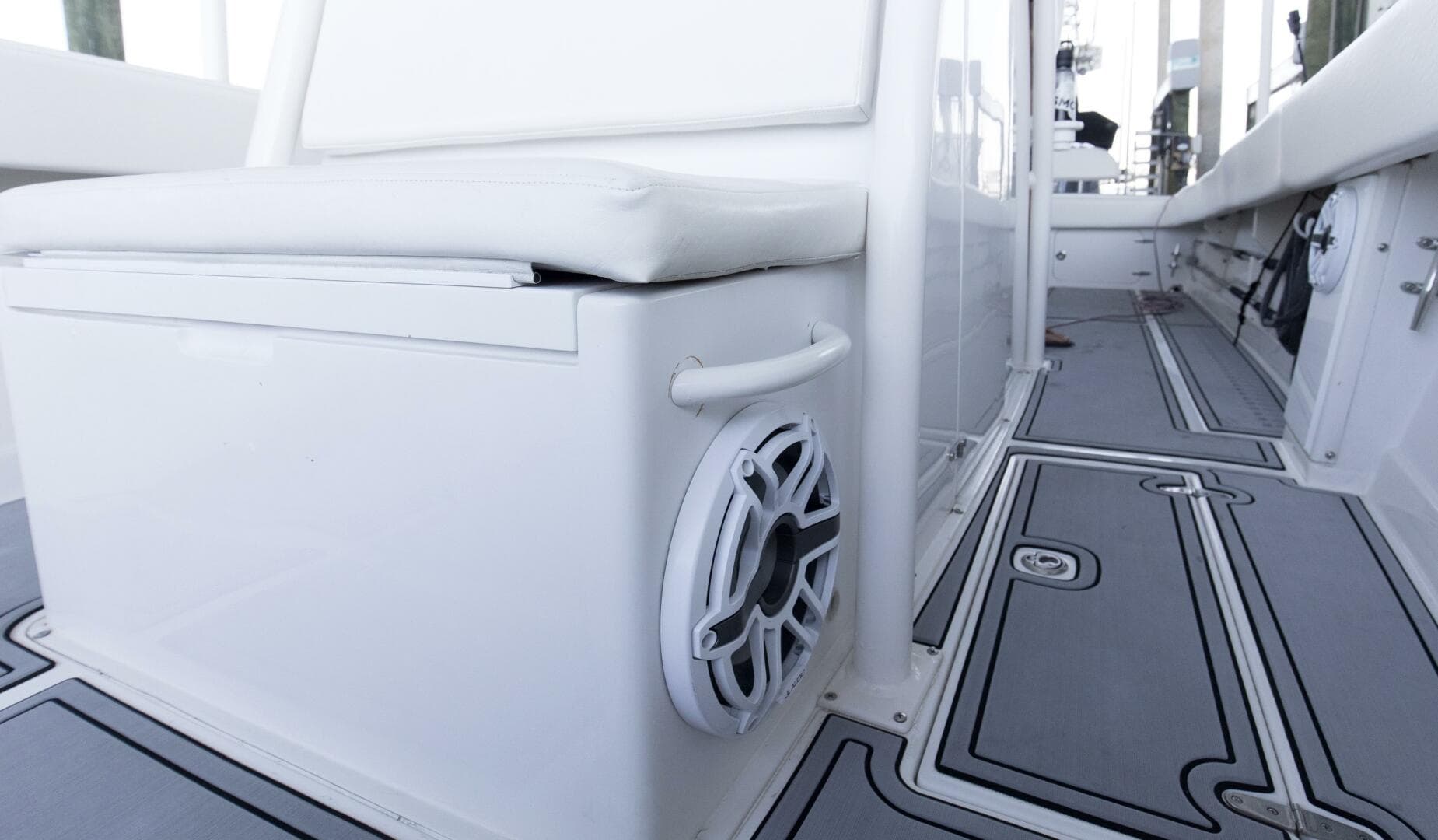 2004 Jupiter 31 FS — photo 8