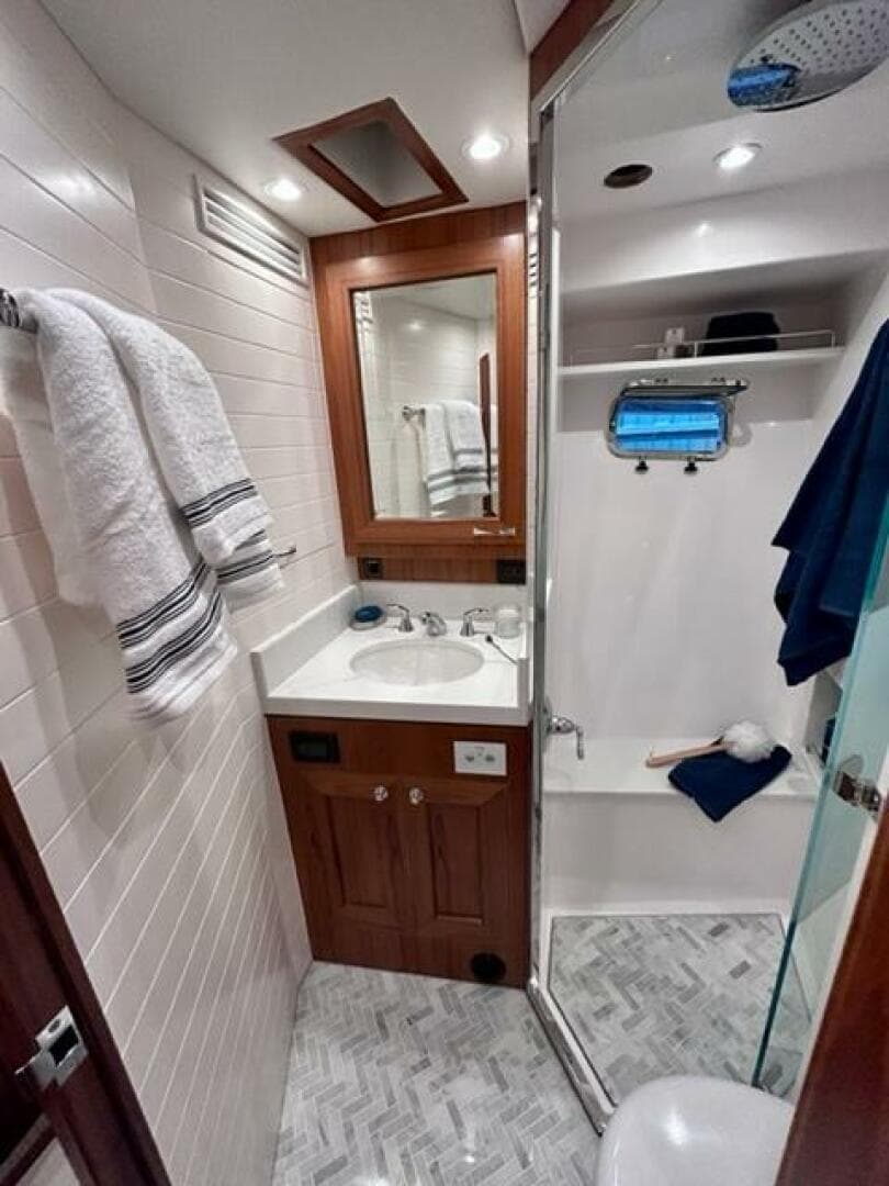 2023 Offshore Yachts Elv — photo 15