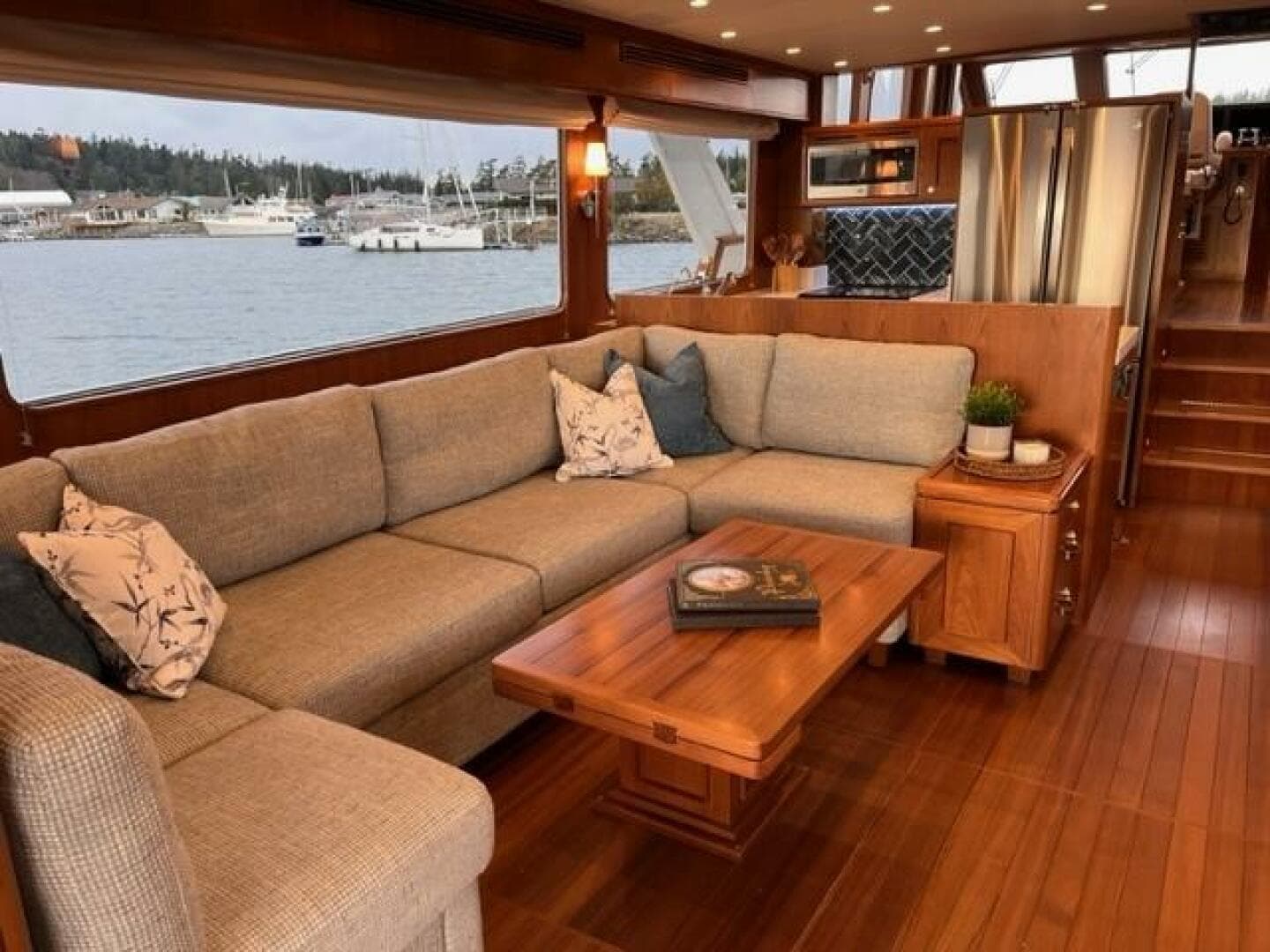 2023 Offshore Yachts Elv — photo 3