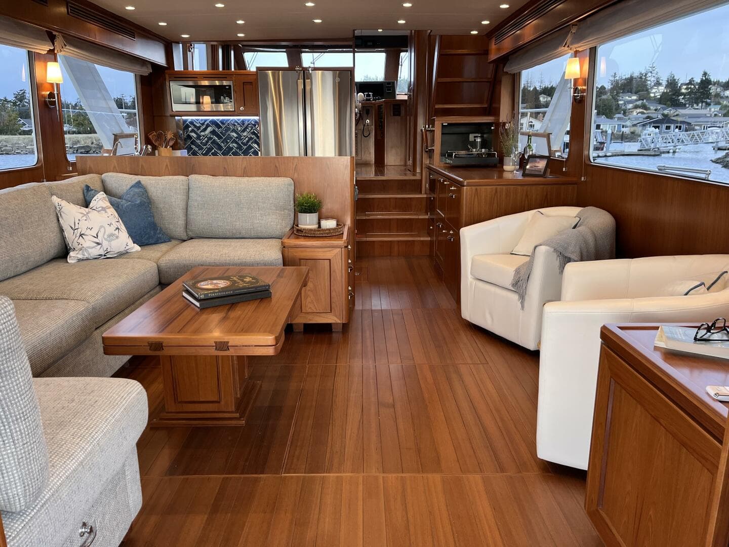 2023 Offshore Yachts Elv — photo 2