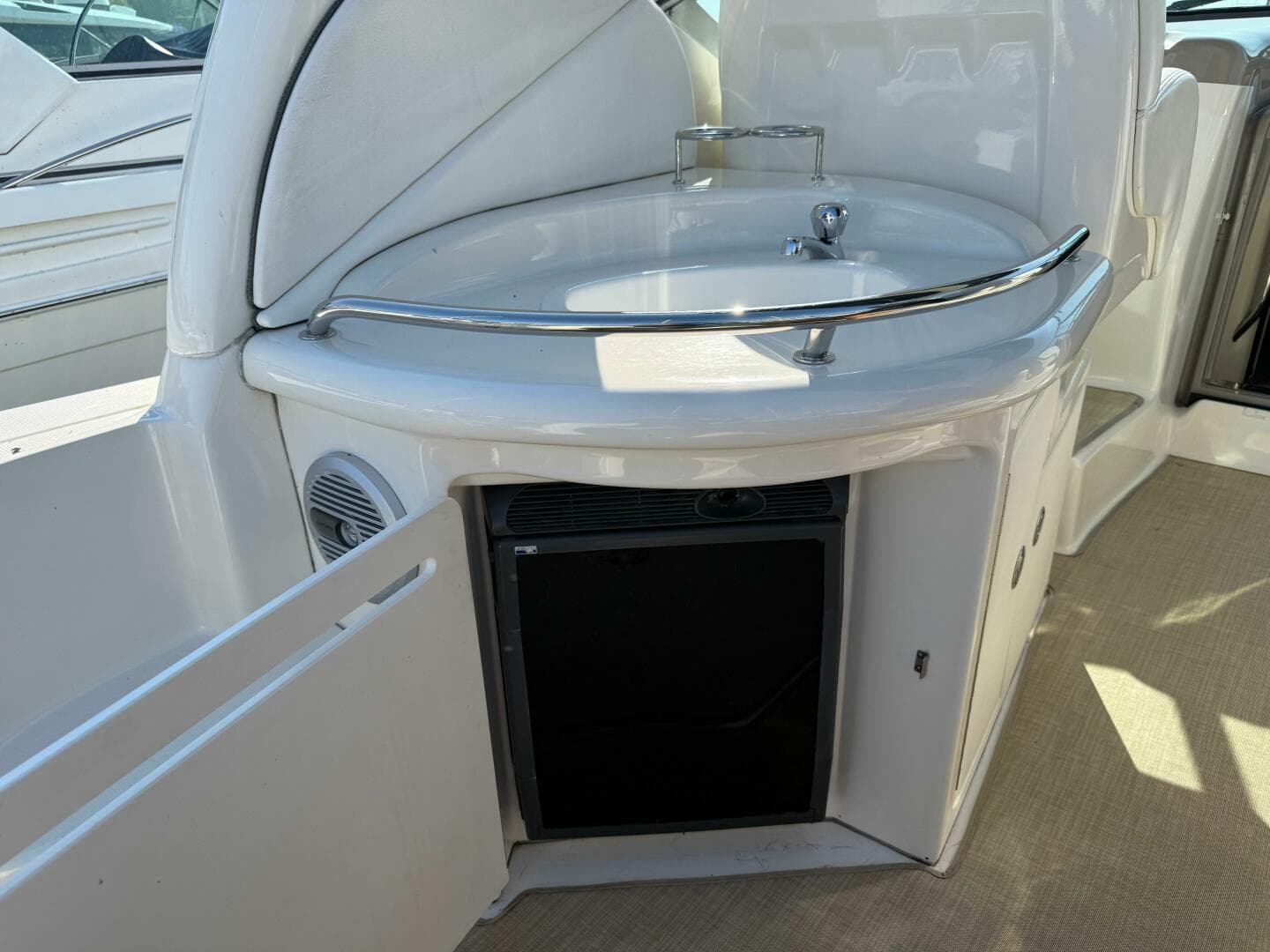 2007 Sea Ray 340 Sundancer — photo 13