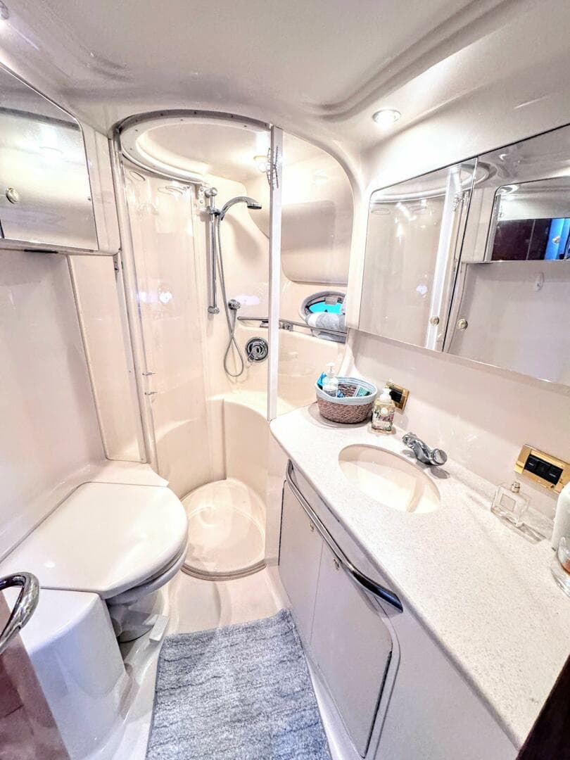 2000 Sea Ray 450 Express Bridge — photo 46