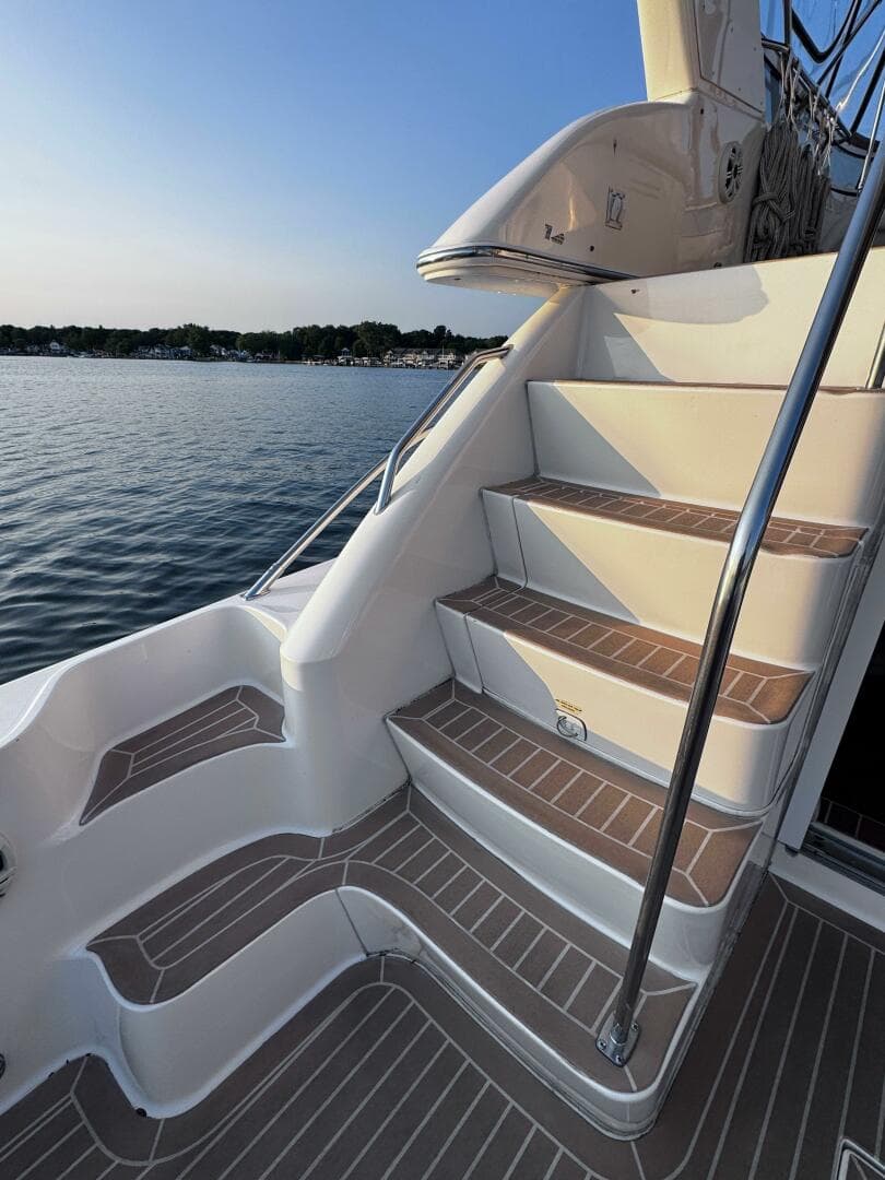 2000 Sea Ray 450 Express Bridge — photo 17