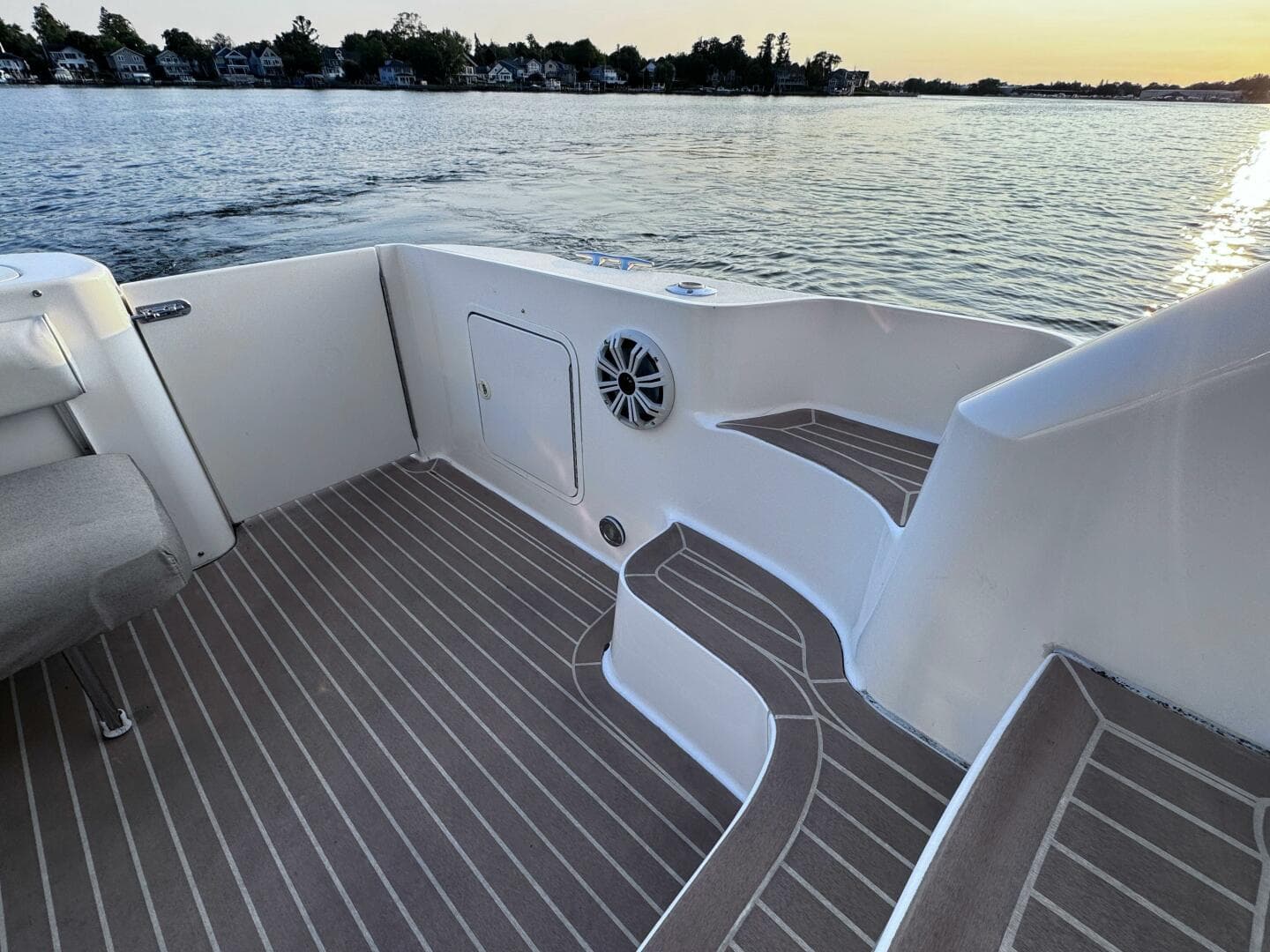 2000 Sea Ray 450 Express Bridge — photo 19