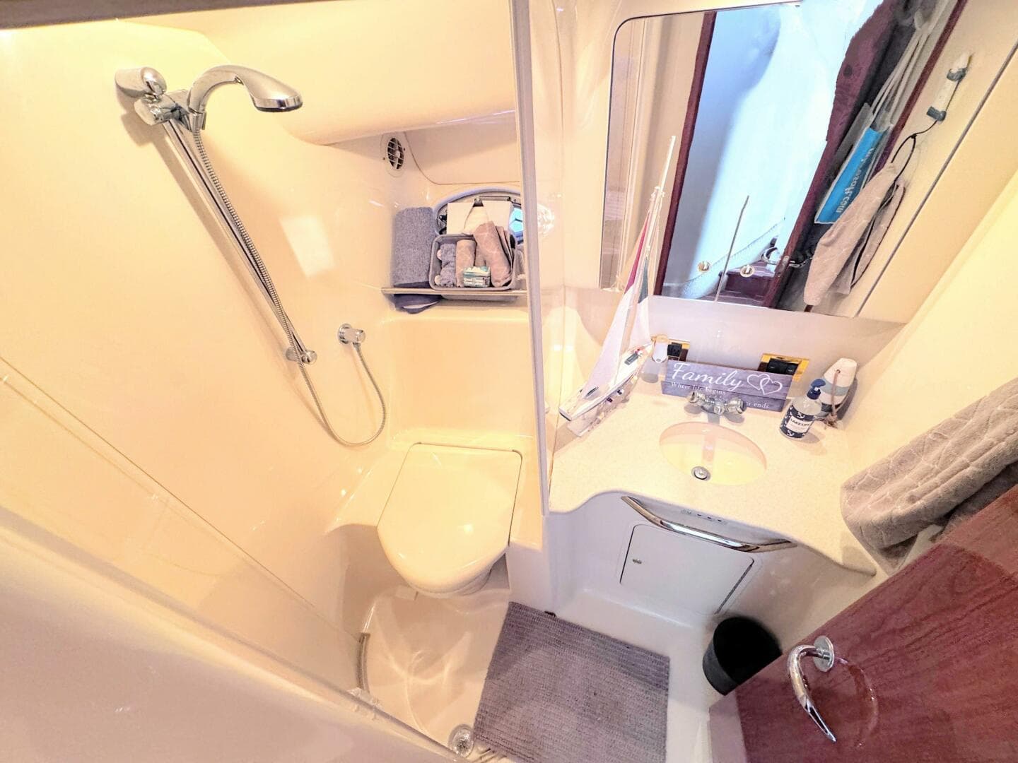 2000 Sea Ray 450 Express Bridge — photo 53