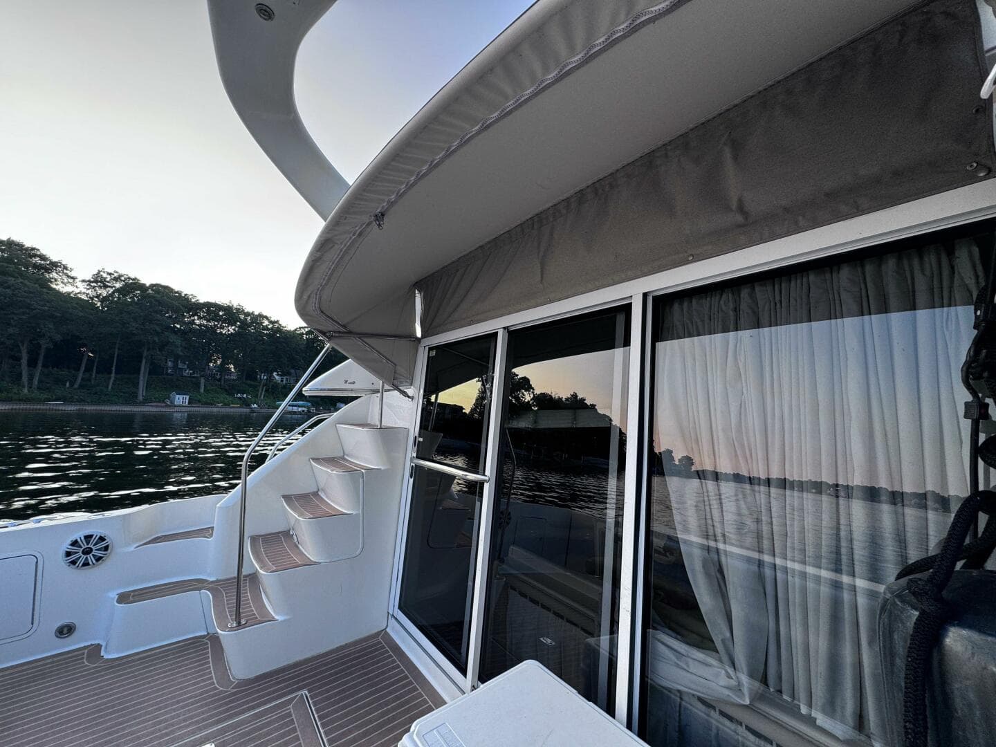 2000 Sea Ray 450 Express Bridge — photo 20