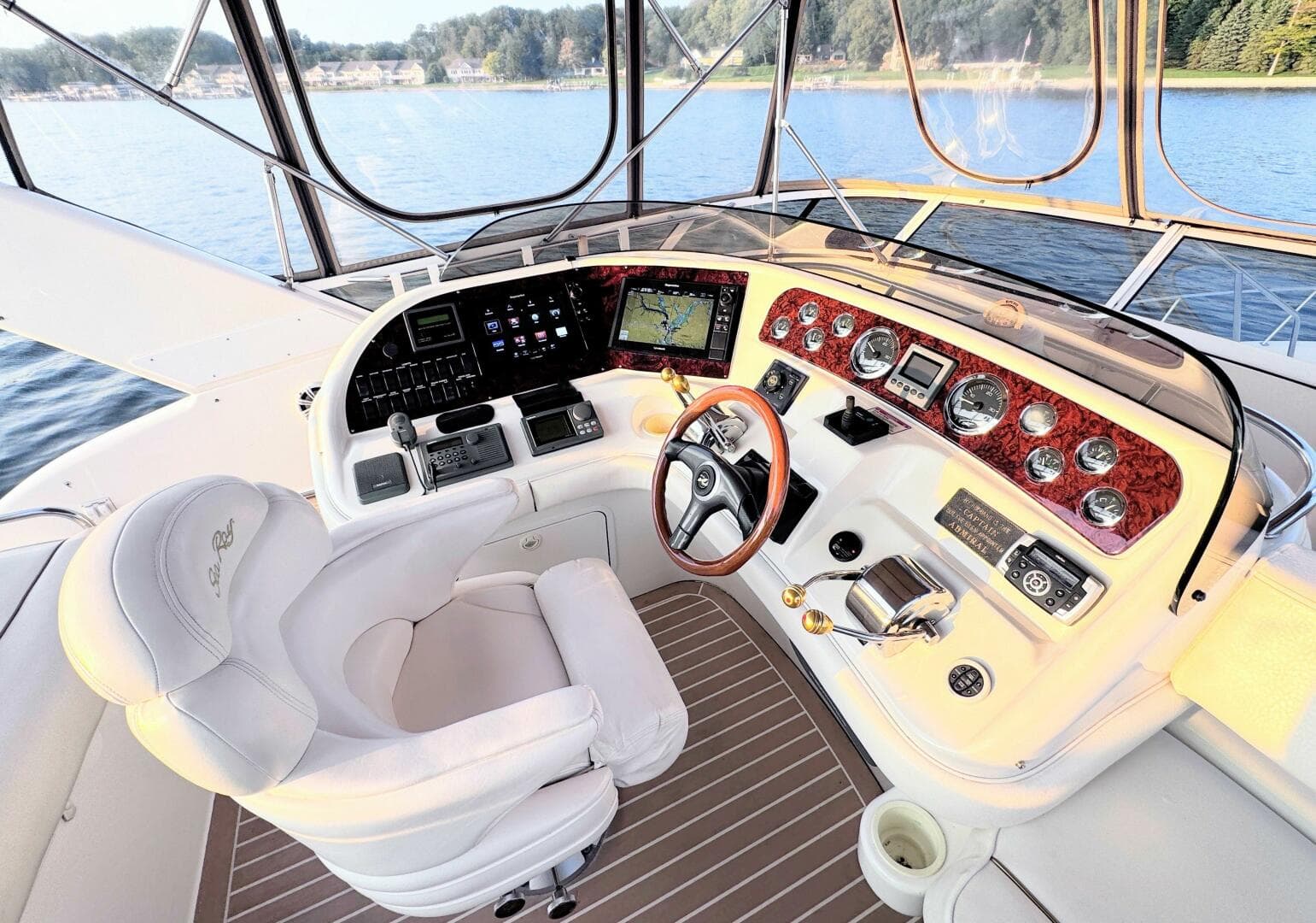 2000 Sea Ray 450 Express Bridge — photo 32