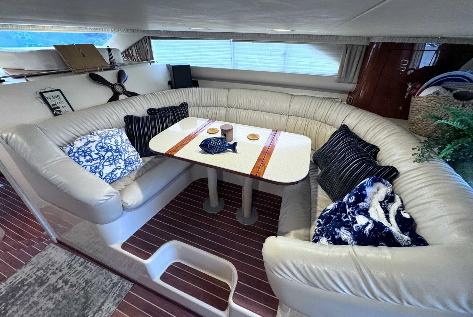 2000 Sea Ray 450 Express Bridge — photo 39