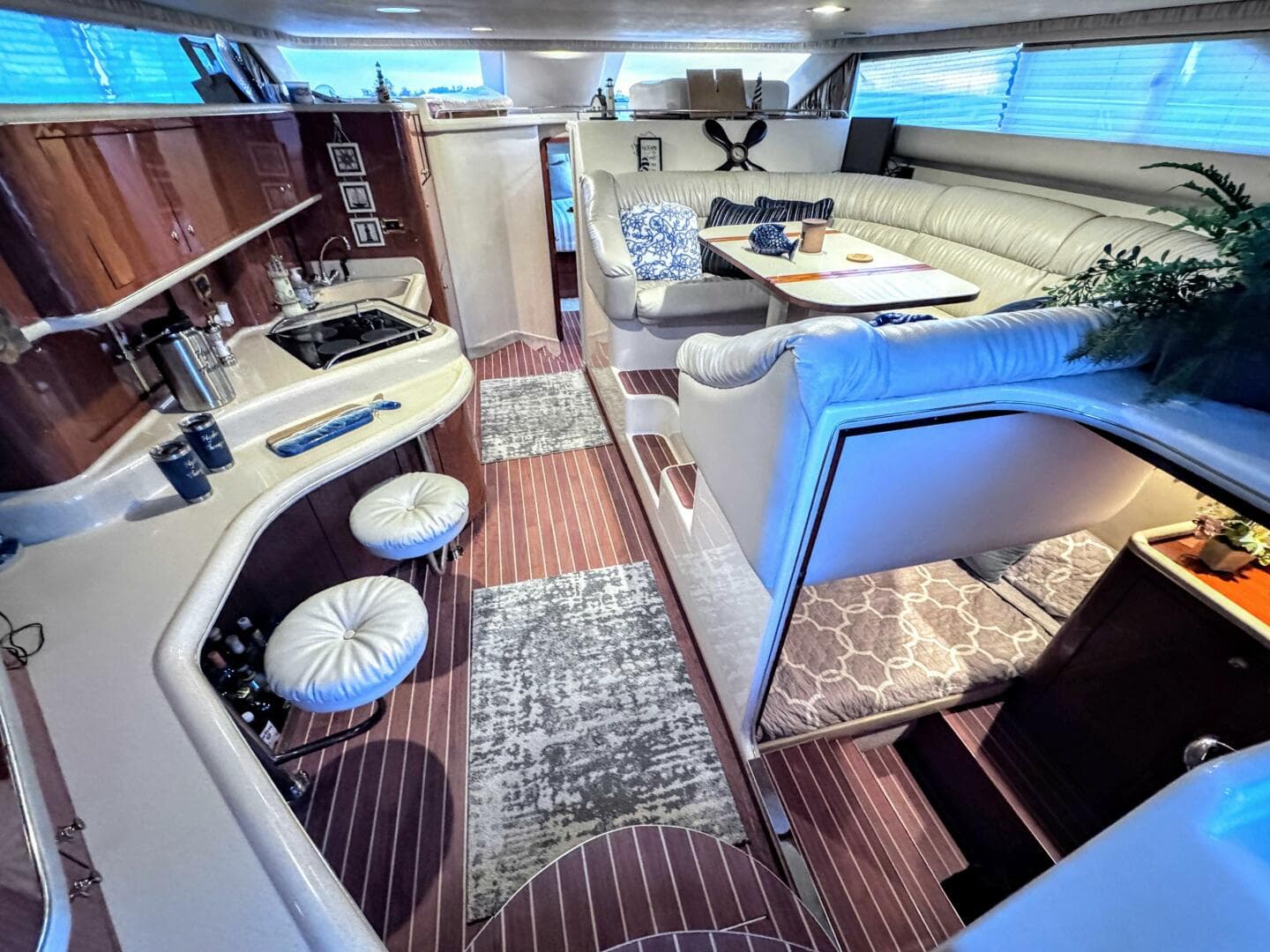 2000 Sea Ray 450 Express Bridge — photo 36