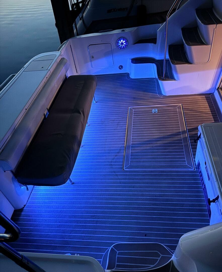 2000 Sea Ray 450 Express Bridge — photo 28