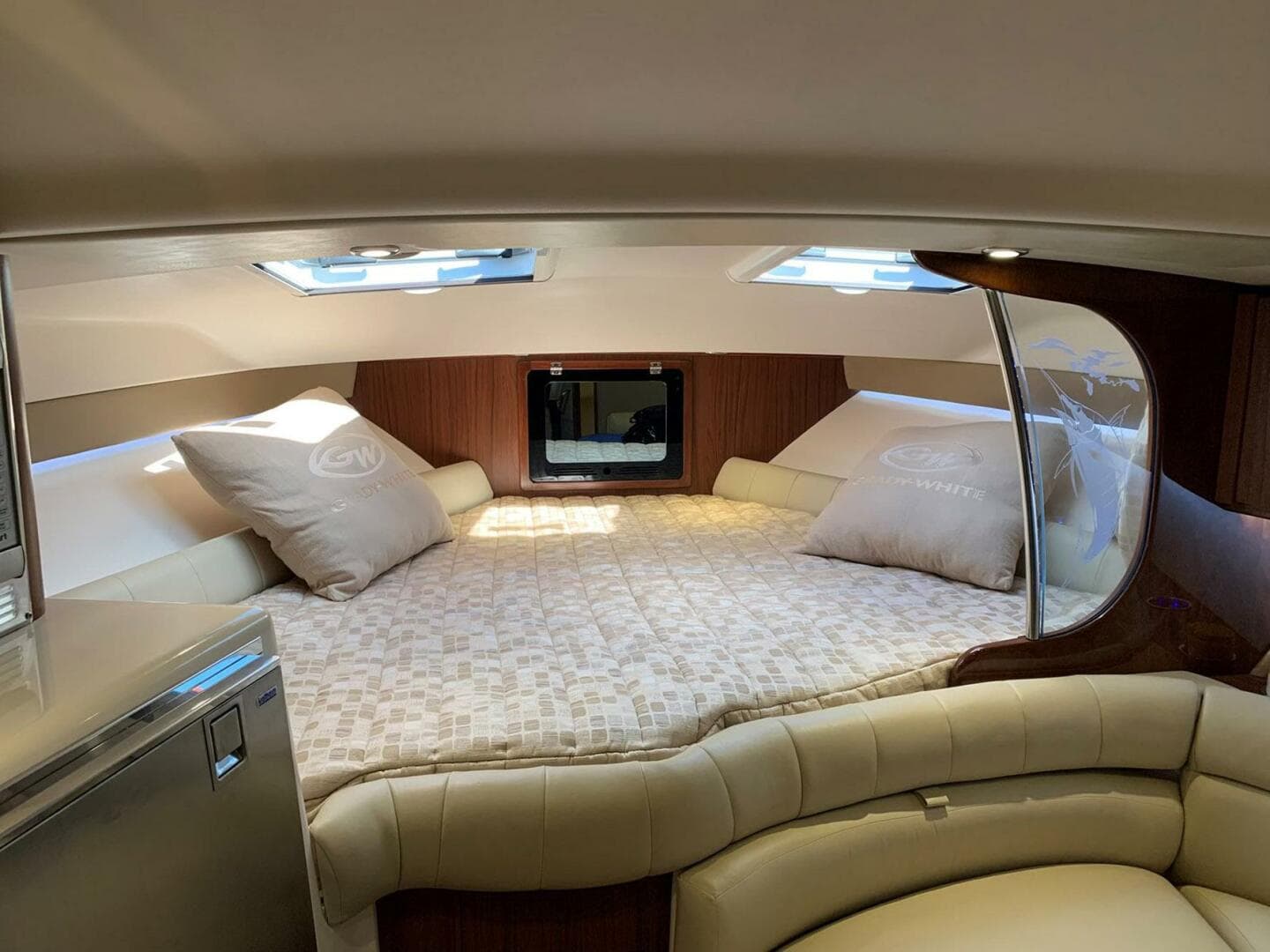 2015 Grady-White 370 Express — photo 11