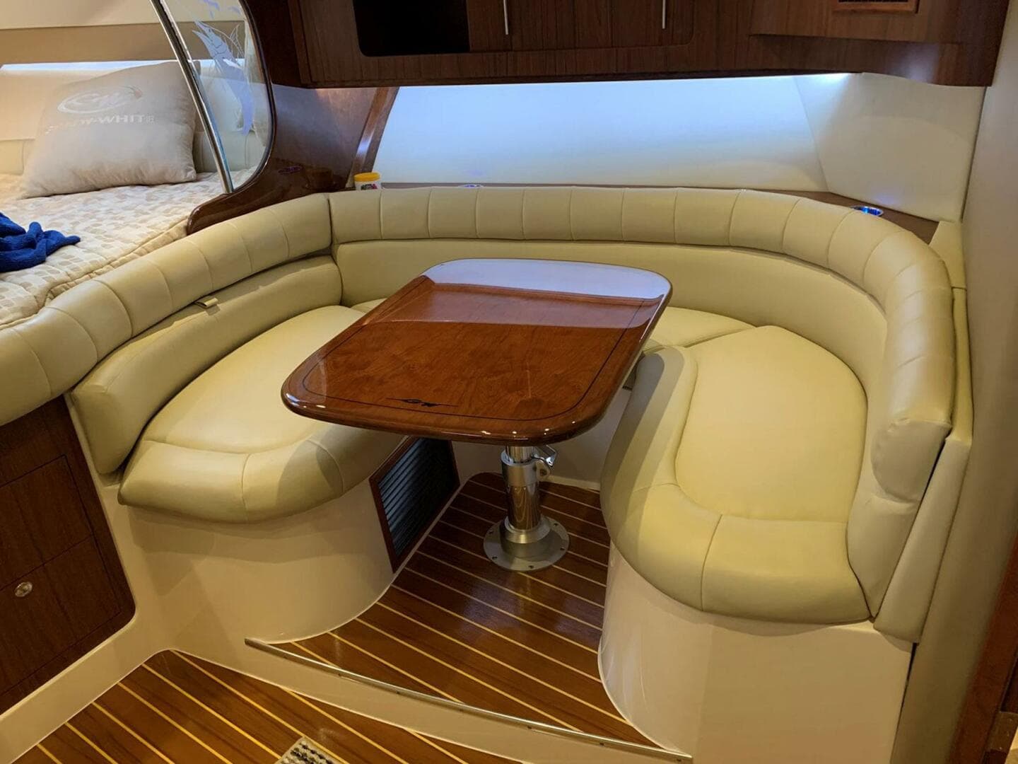 2015 Grady-White 370 Express — photo 10