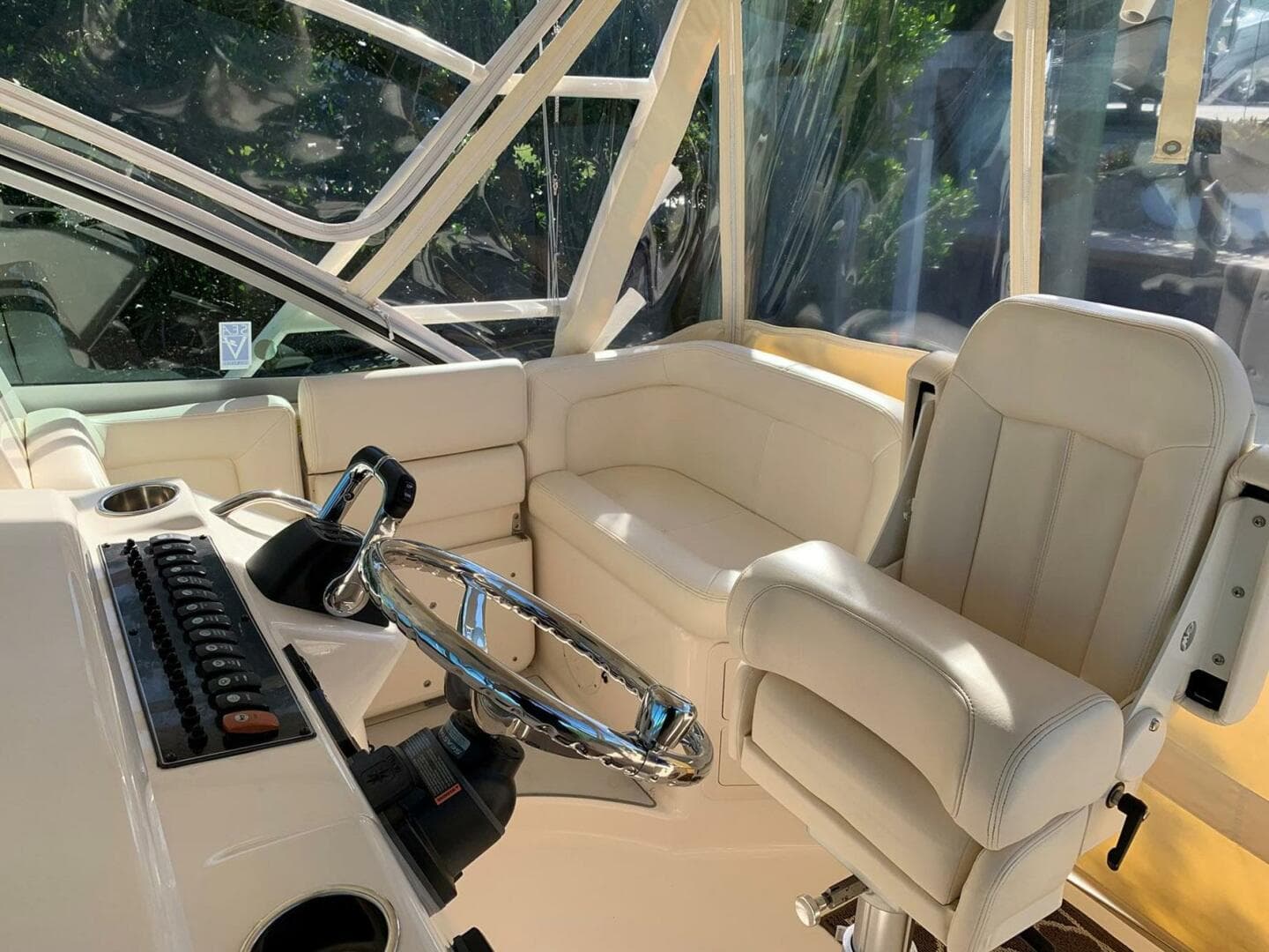 2015 Grady-White 370 Express — photo 5