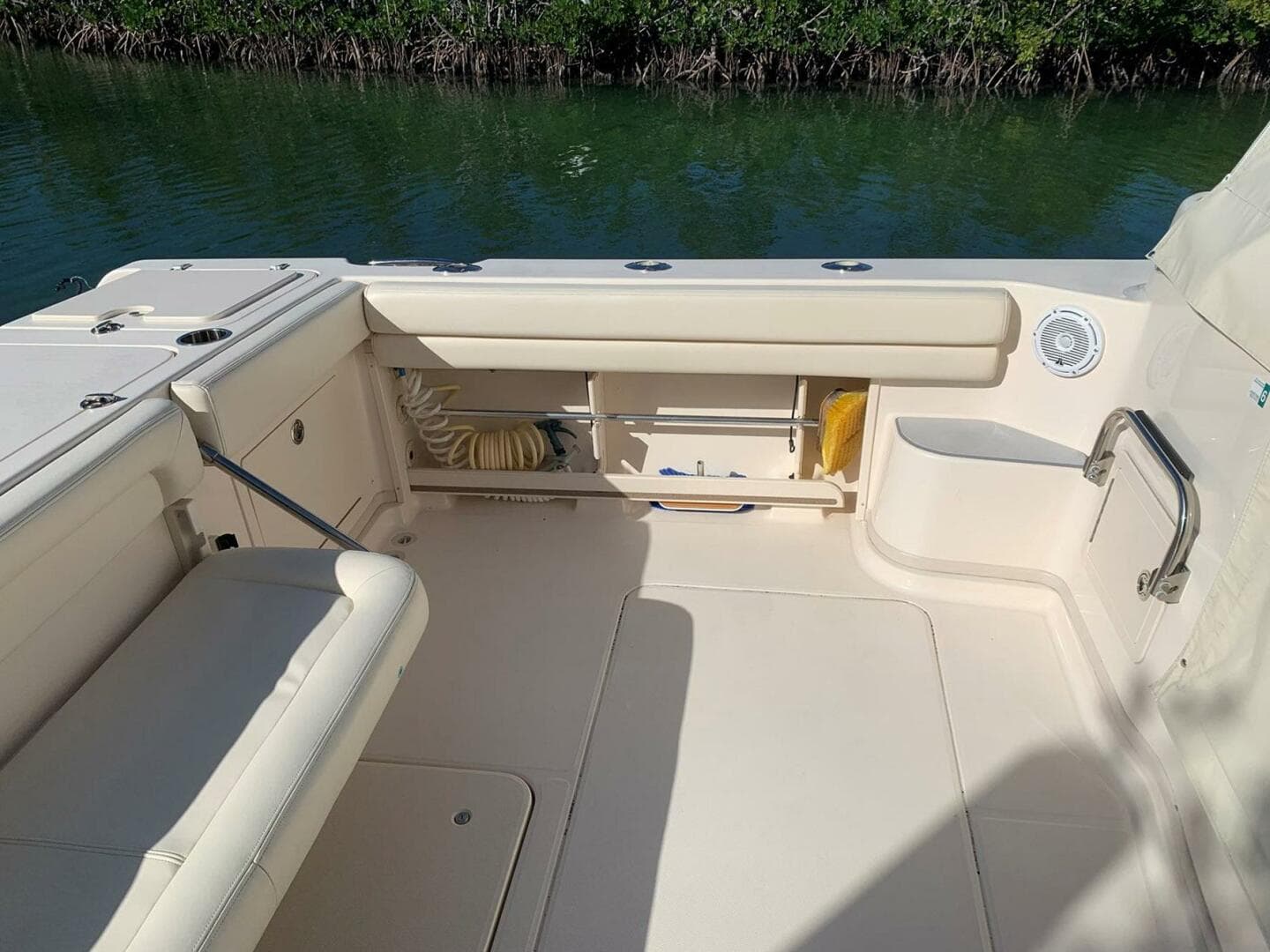 2015 Grady-White 370 Express — photo 9