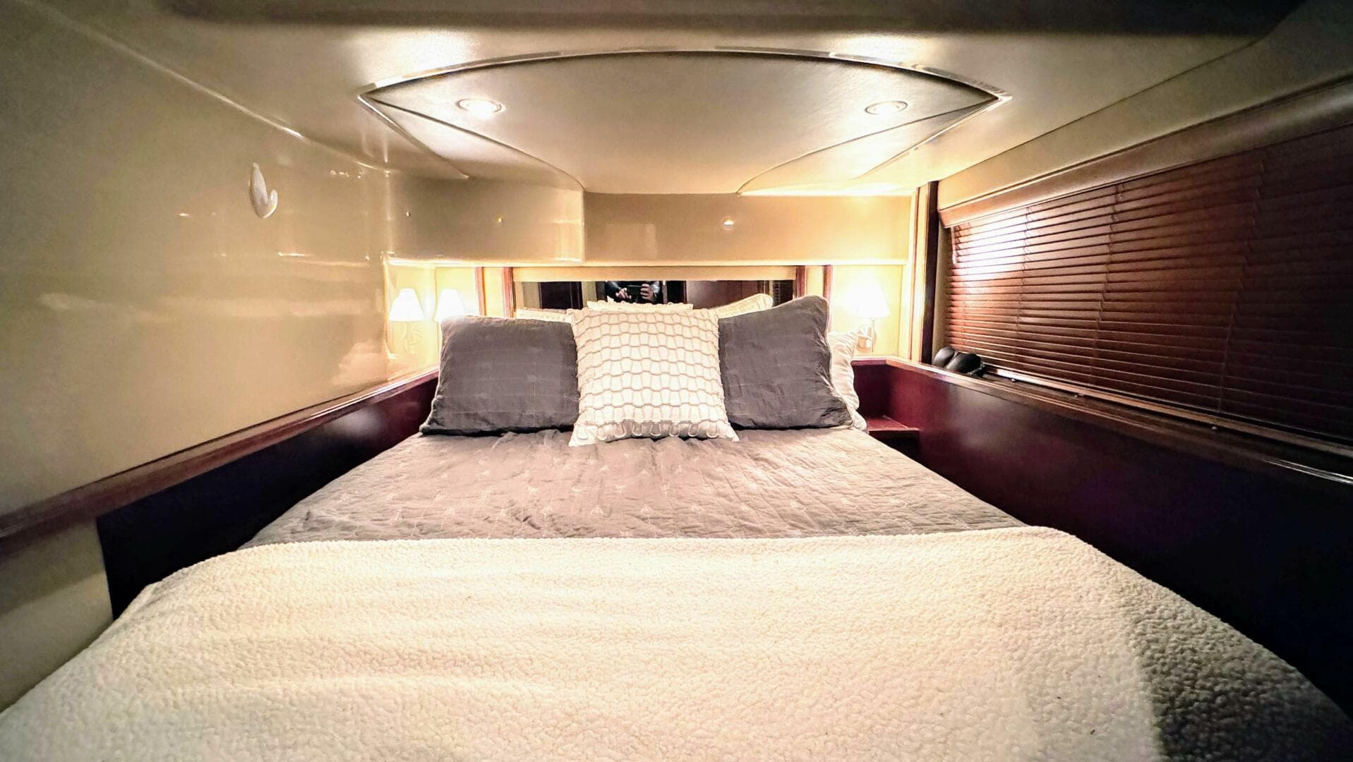 2006 Sea Ray 52 Sedan Bridge — photo 36