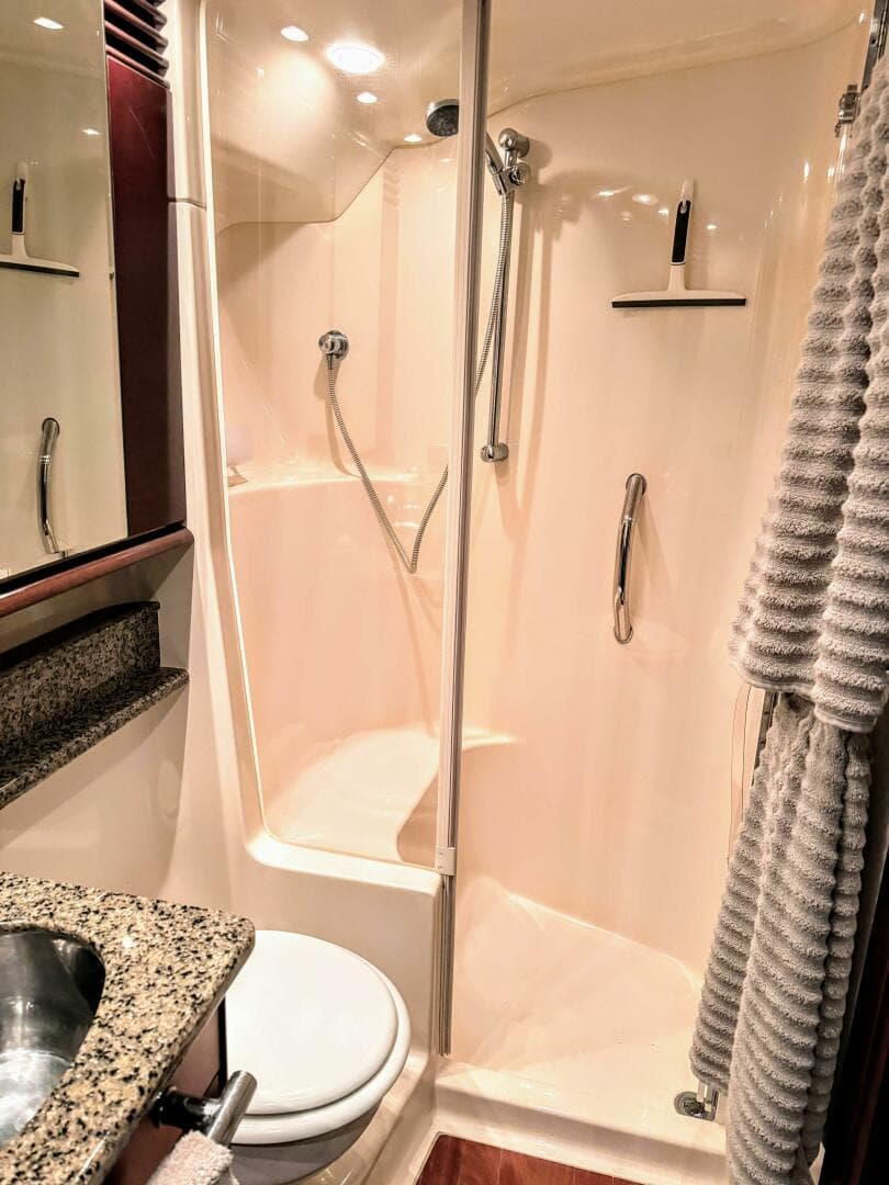 2006 Sea Ray 52 Sedan Bridge — photo 35