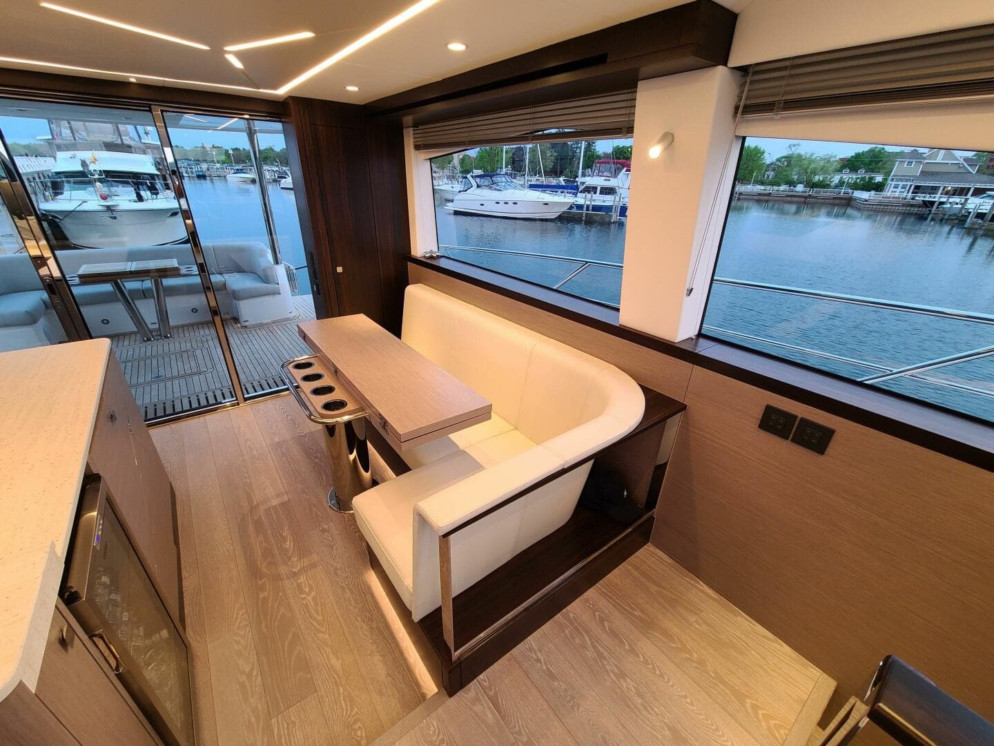 2023 Sunseeker 68 Manhattan — photo 9