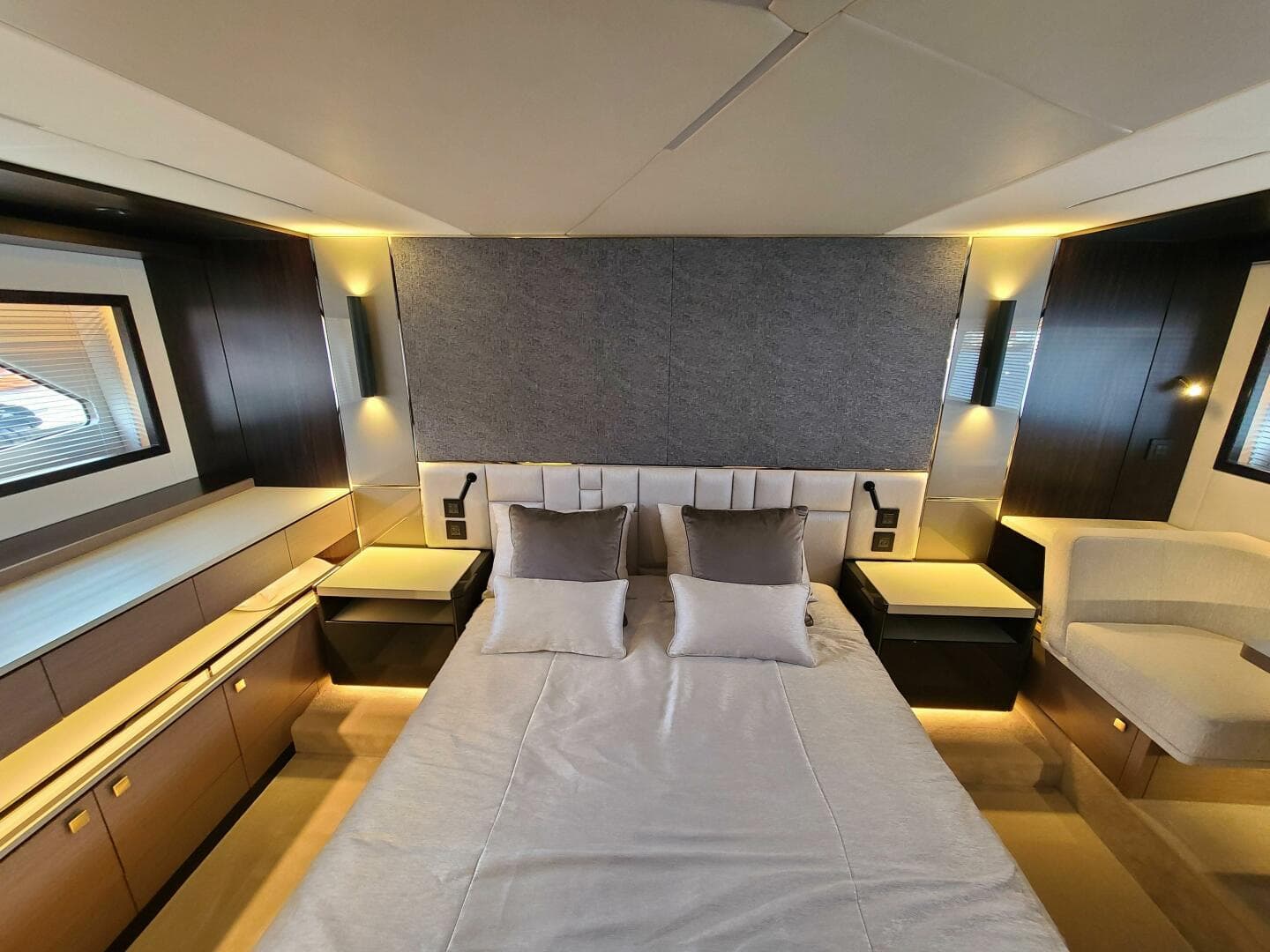 2023 Sunseeker 68 Manhattan — photo 21