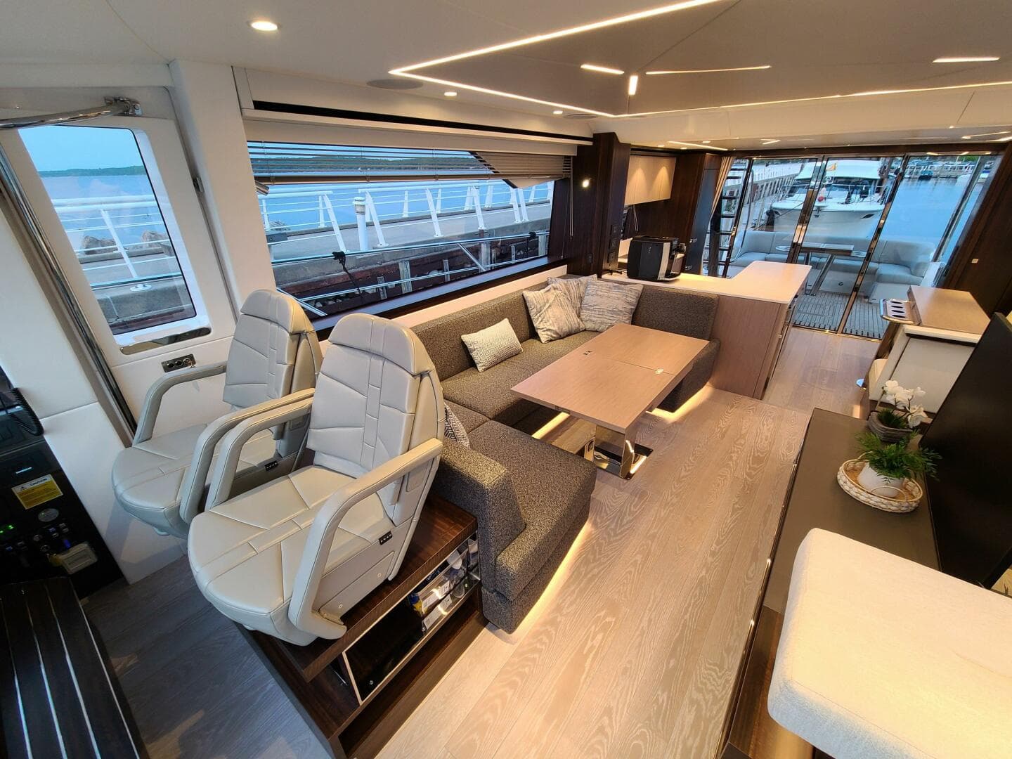 2023 Sunseeker 68 Manhattan — photo 12