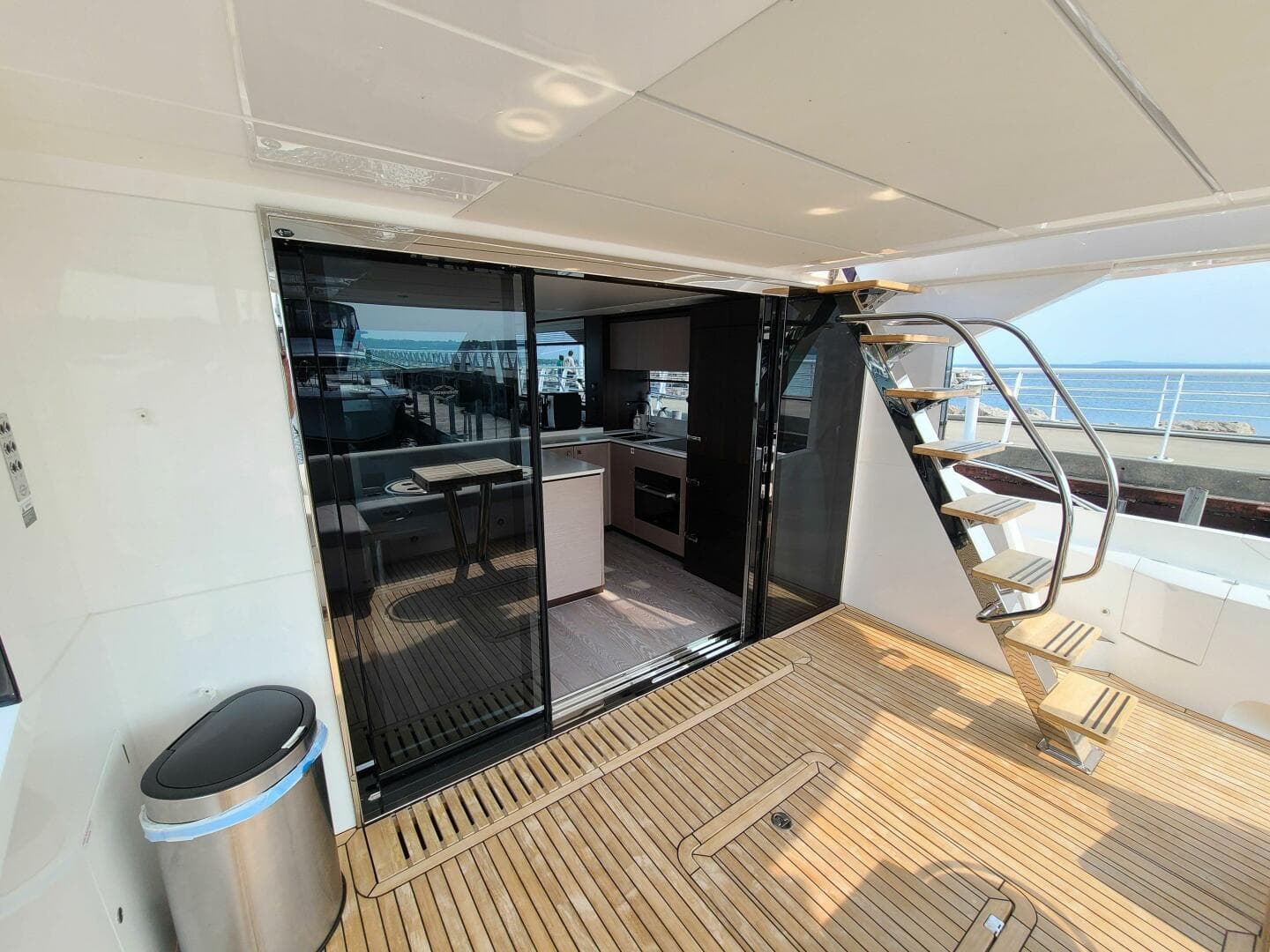 2023 Sunseeker 68 Manhattan — photo 4