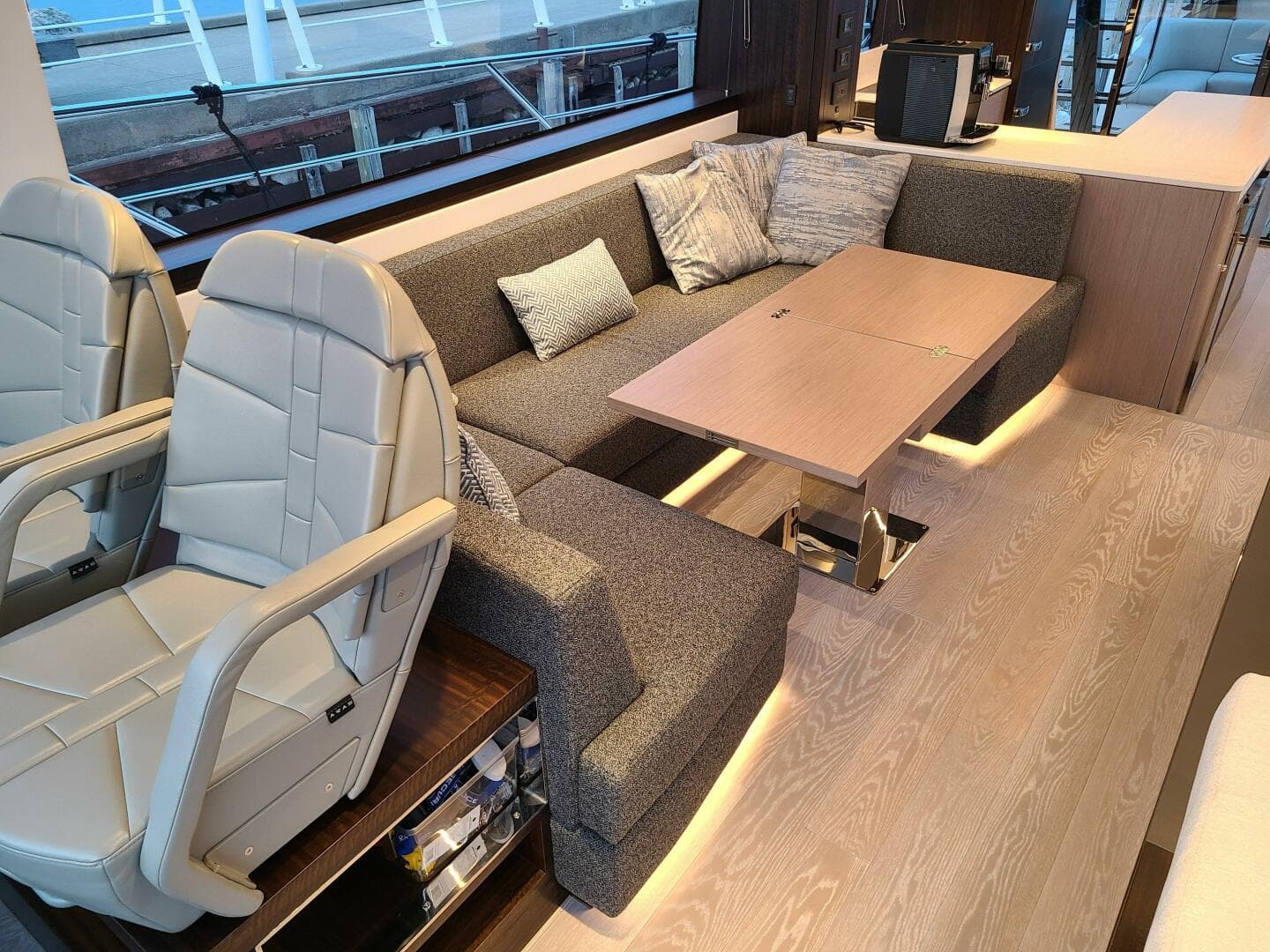 2023 Sunseeker 68 Manhattan — photo 8
