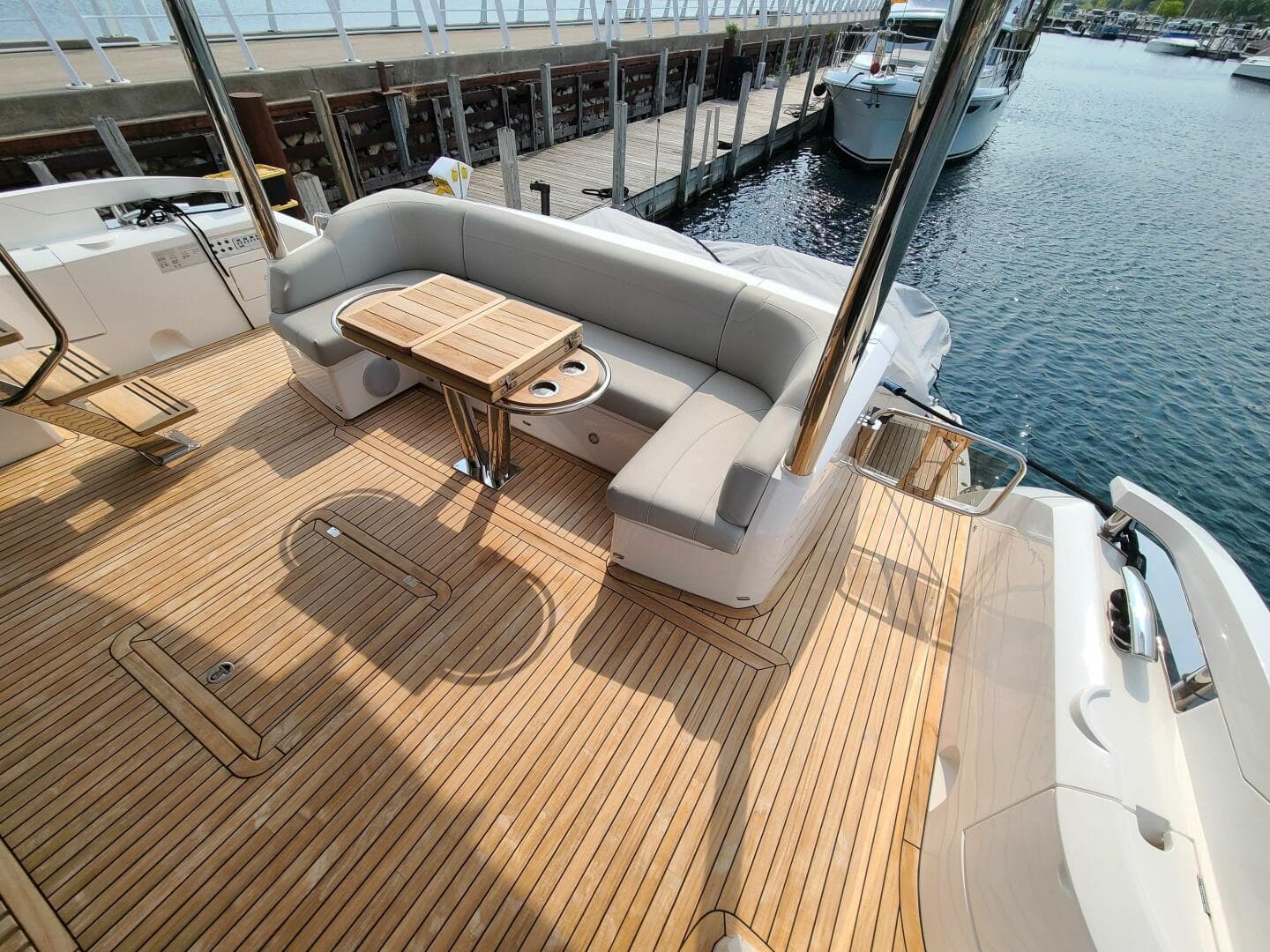 2023 Sunseeker 68 Manhattan — photo 3
