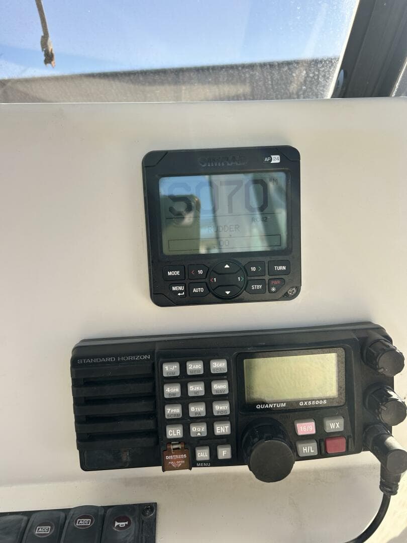 1995 Carolina Classic 28 Express — photo 12