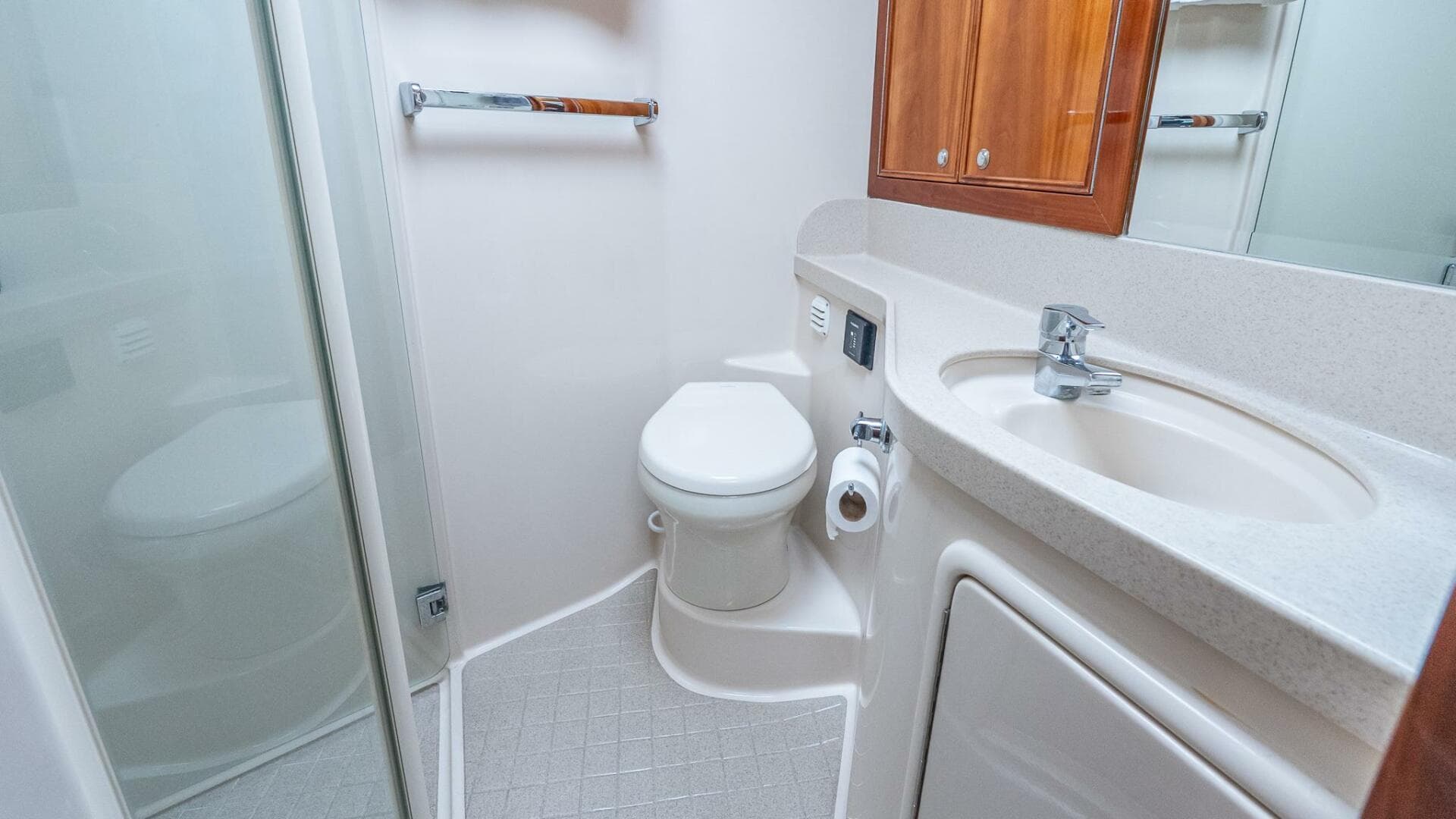 2005 Riviera 51 Flybridge — photo 53