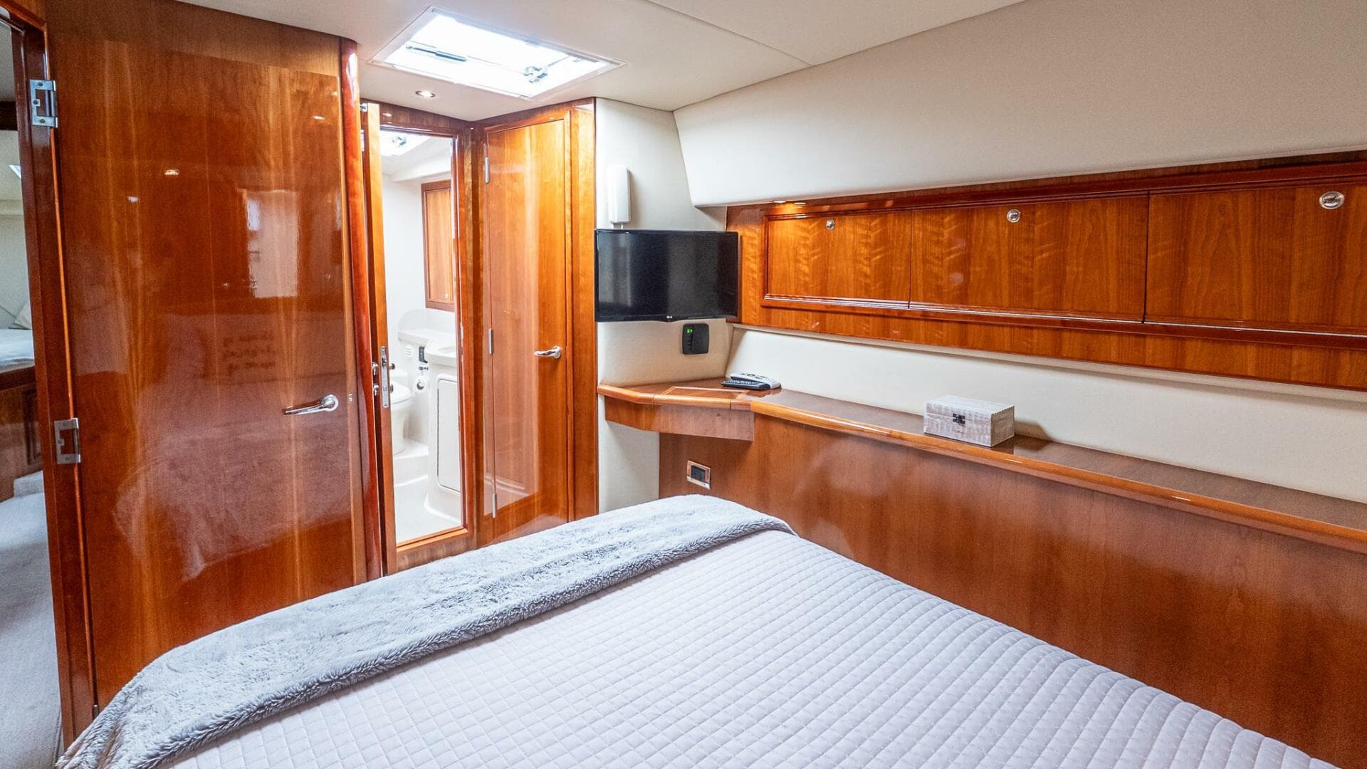 2005 Riviera 51 Flybridge — photo 49